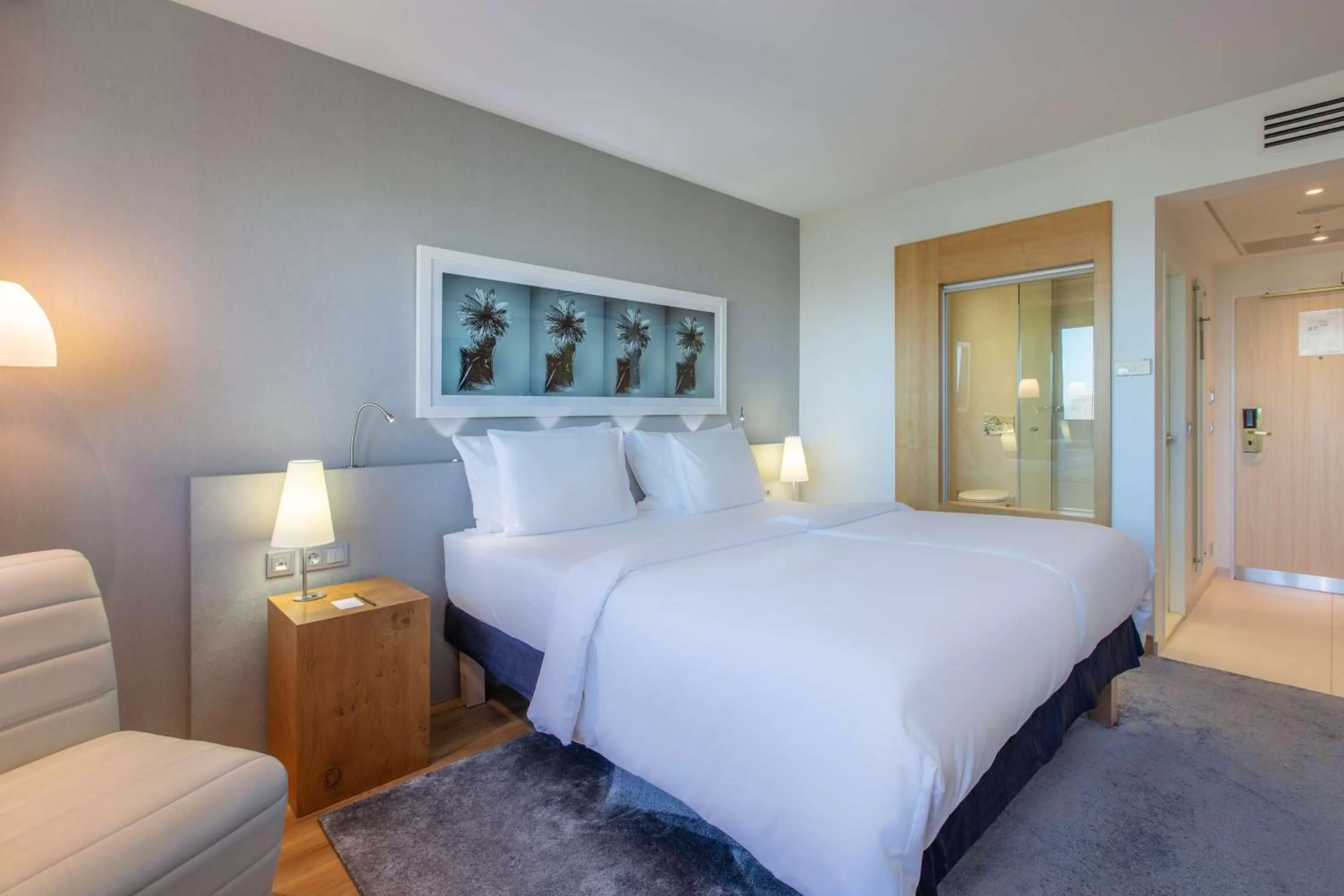 Superior Room with Panoramic View in Radisson Blu Hotel, Hamburg