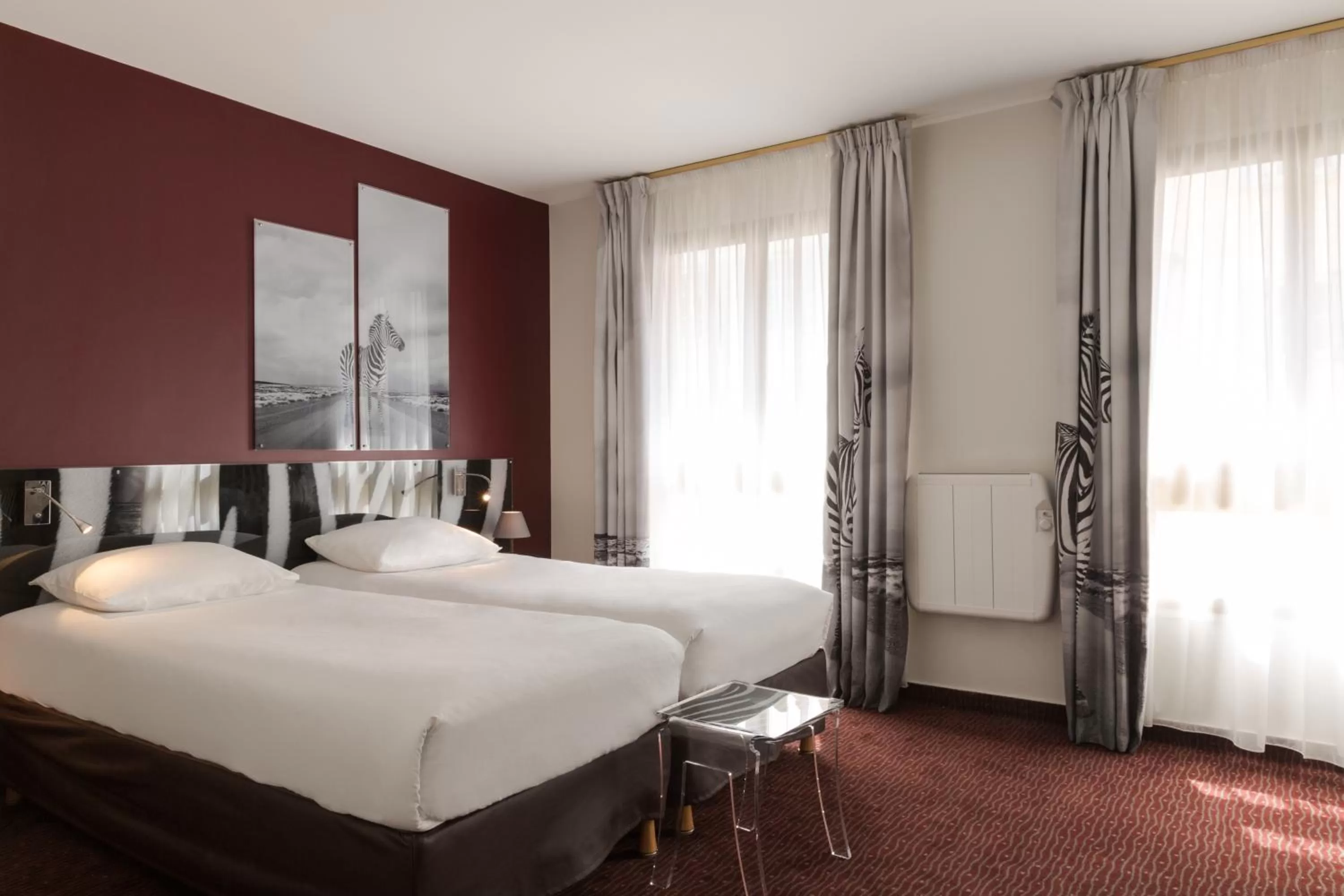 Twin Room in Hotel Le Cardinal Rueil Centre