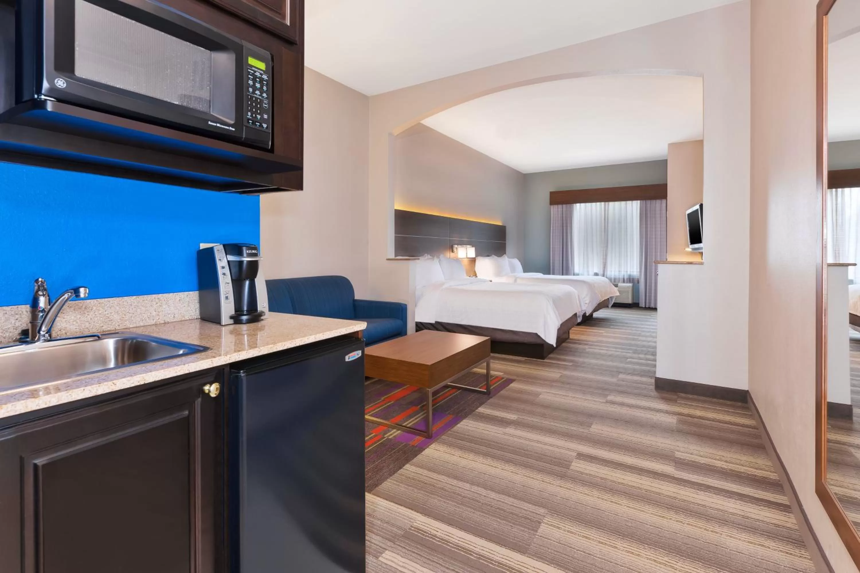 Suite with Two Beds - Non-Smoking in Holiday Inn Express Hotel & Suites Warminster-Horsham, an IHG Hotel