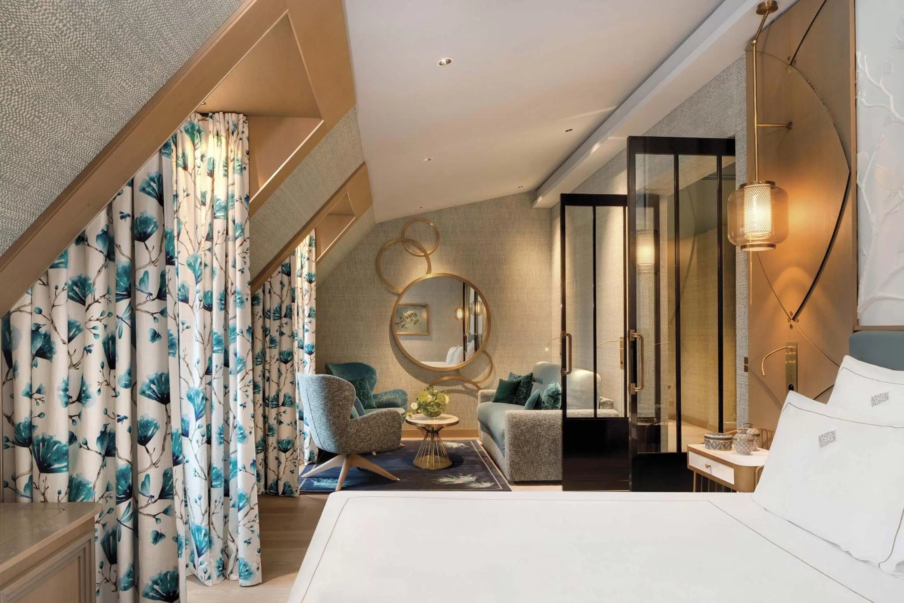 Suite with City View in La Demeure Montaigne