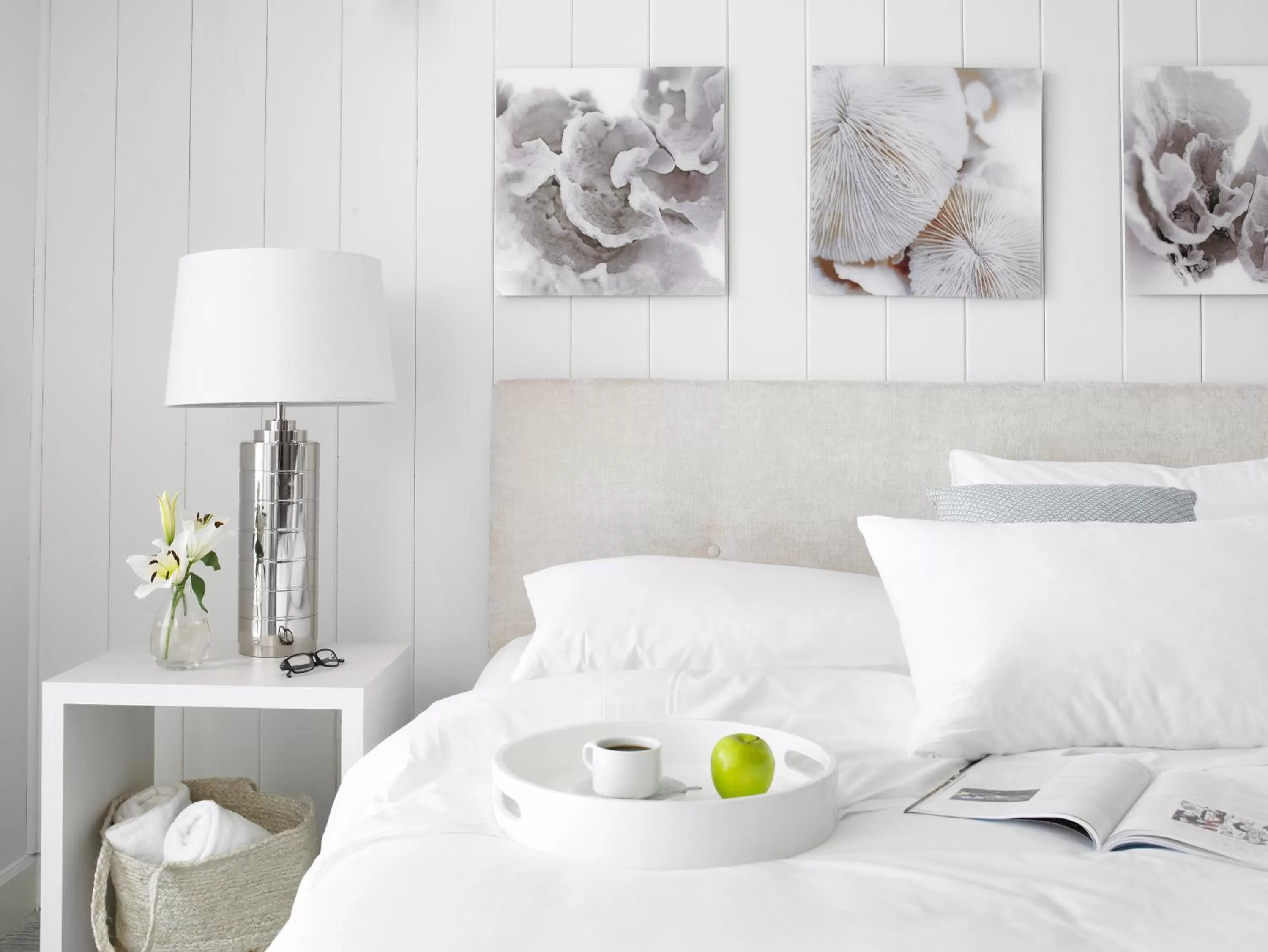 ADA Accessible - Queen Bay Front Suite in Grand Beach Hotel