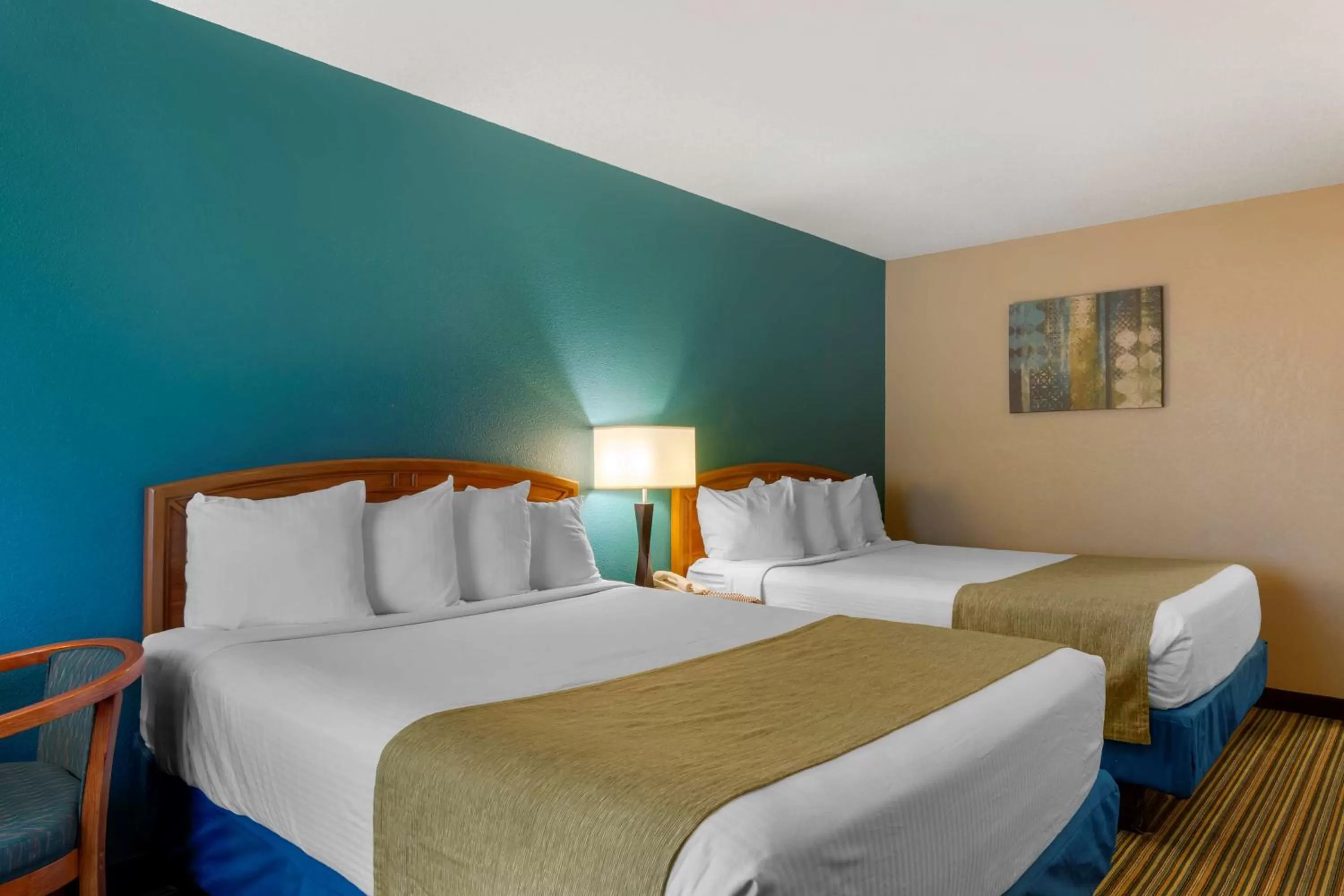 Queen Room with Two Queen Beds in Best Western Governors Inn and Suites