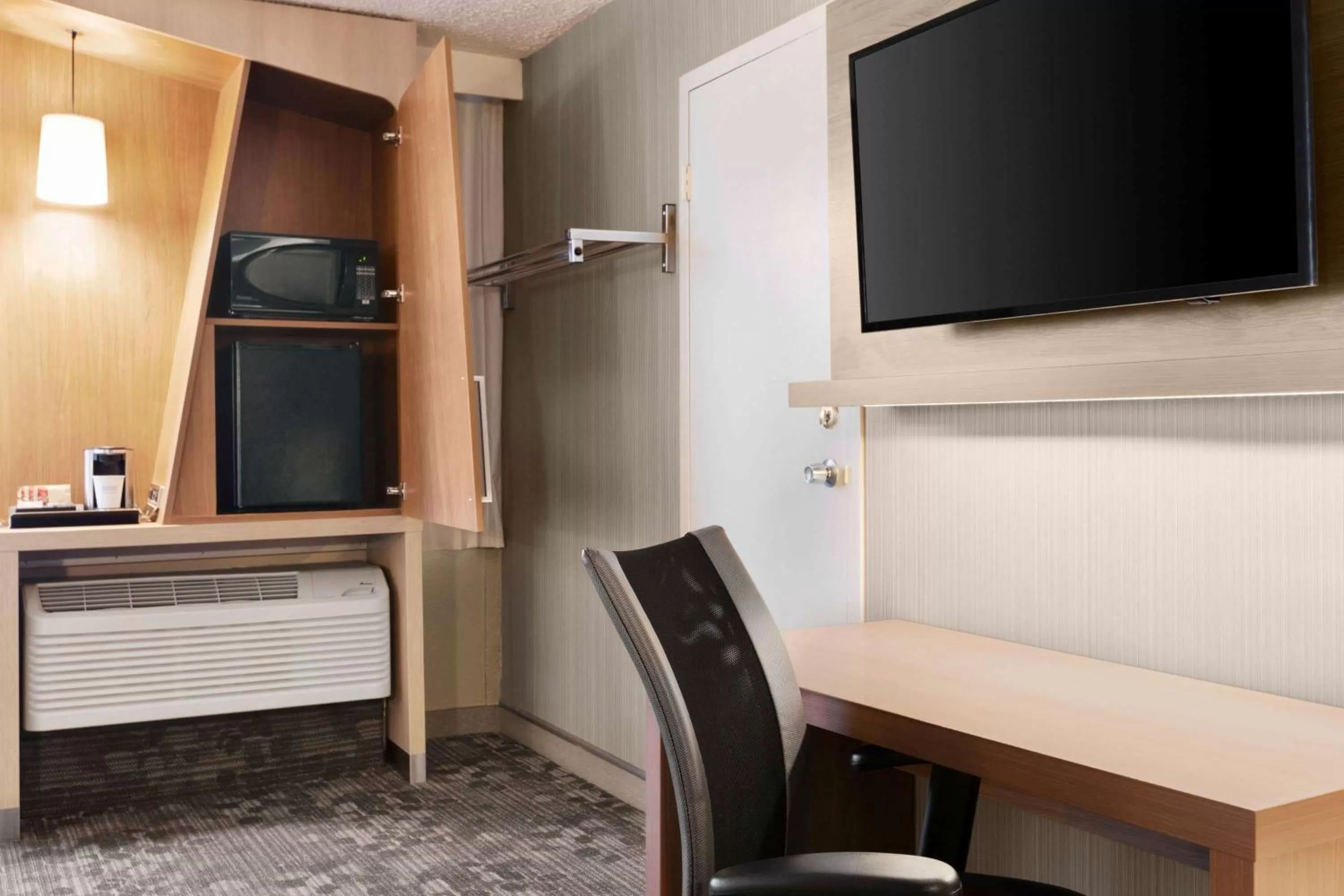 King Room in Wyndham Garden at Niagara Falls