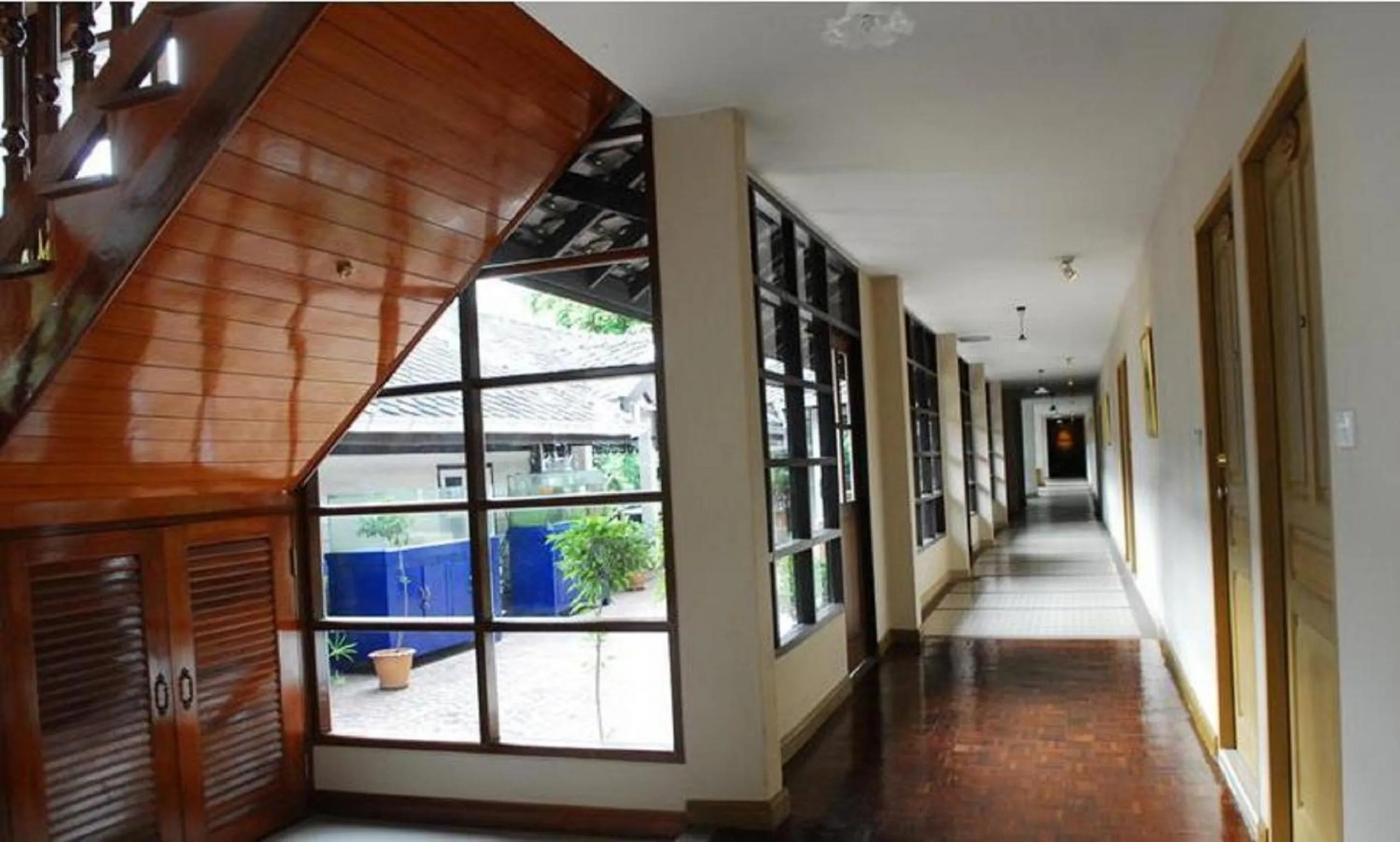 Standard Twin Room in Silom Village Inn