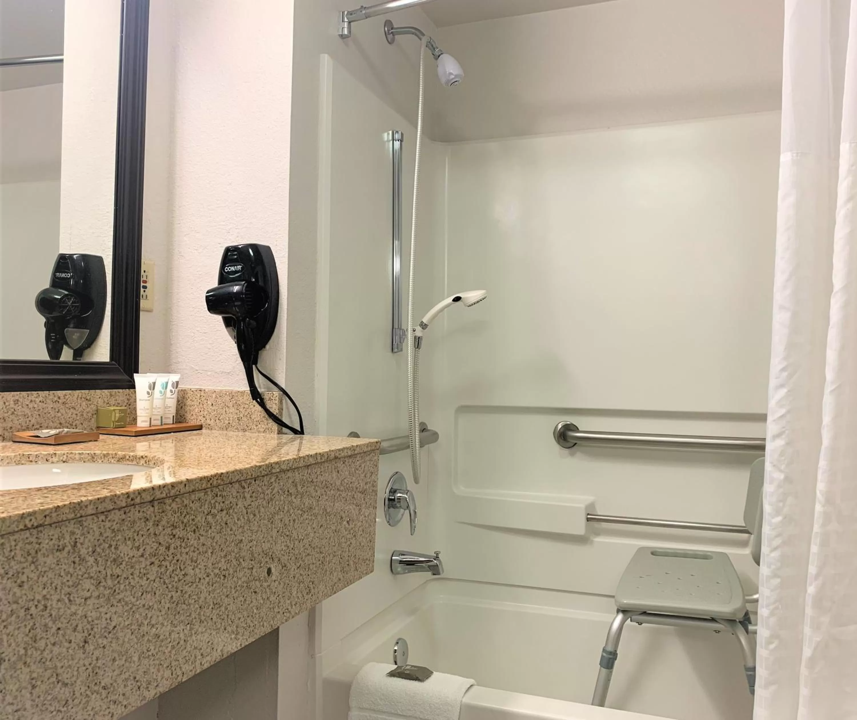 King Room - Disability Access/Non-Smoking in Country Inn & Suites by Radisson, Clarksville, TN