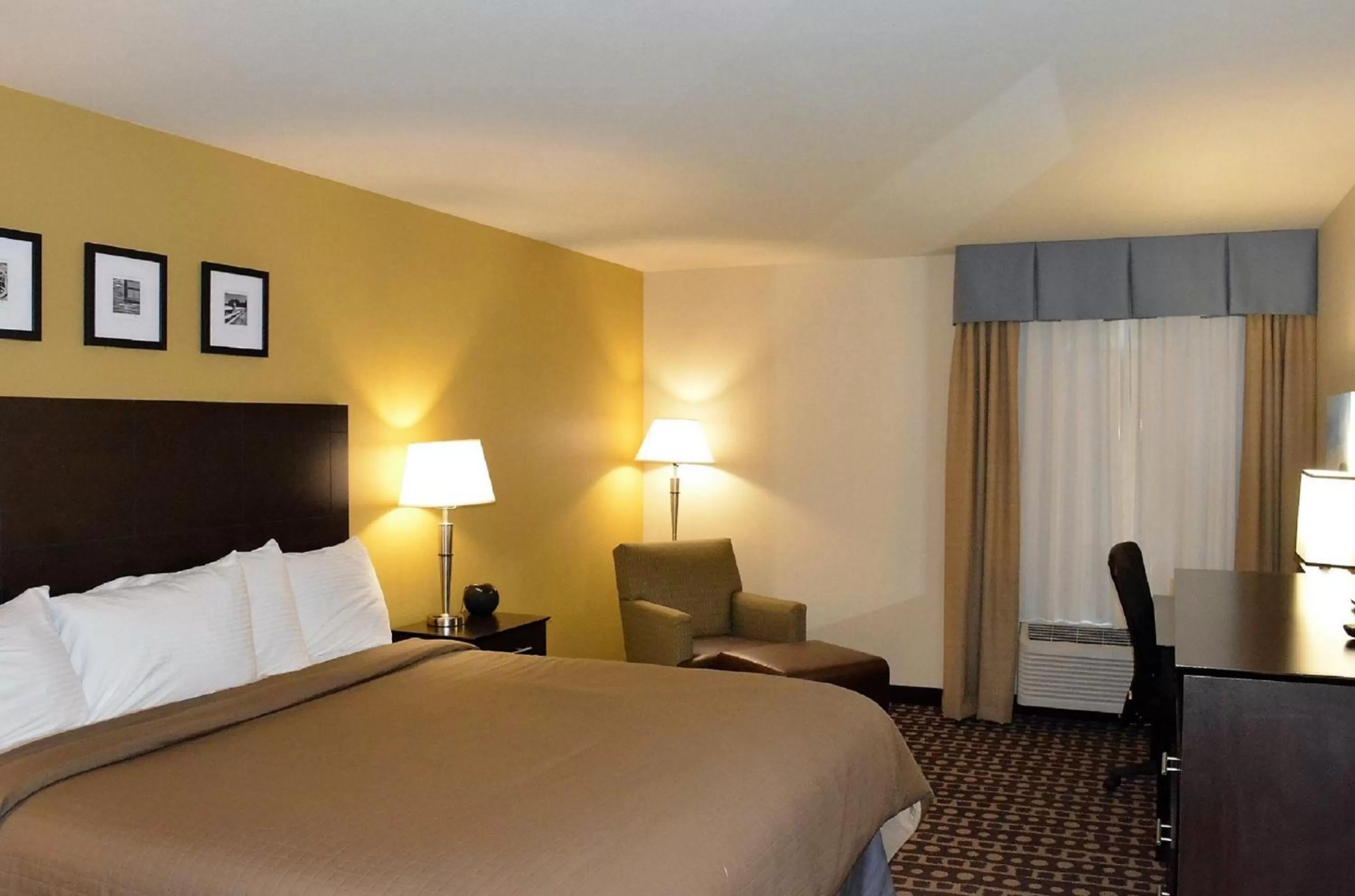 King Room in Sierra Inn Minot