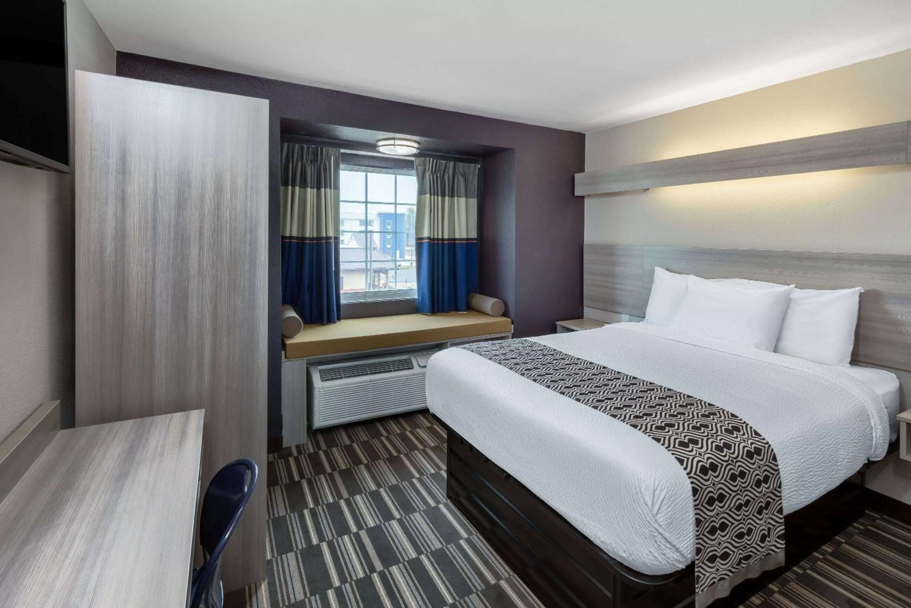 Queen Room - Non-Smoking in Microtel Inn & Suites by Wyndham Bossier City