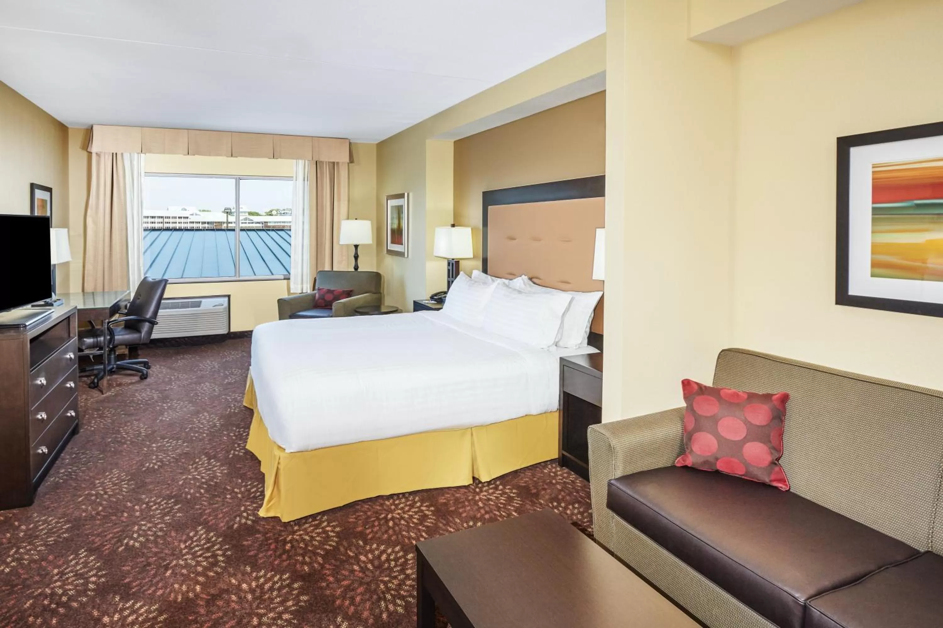 King Suite with Sofa Bed in Holiday Inn Express & Suites Sandusky by IHG