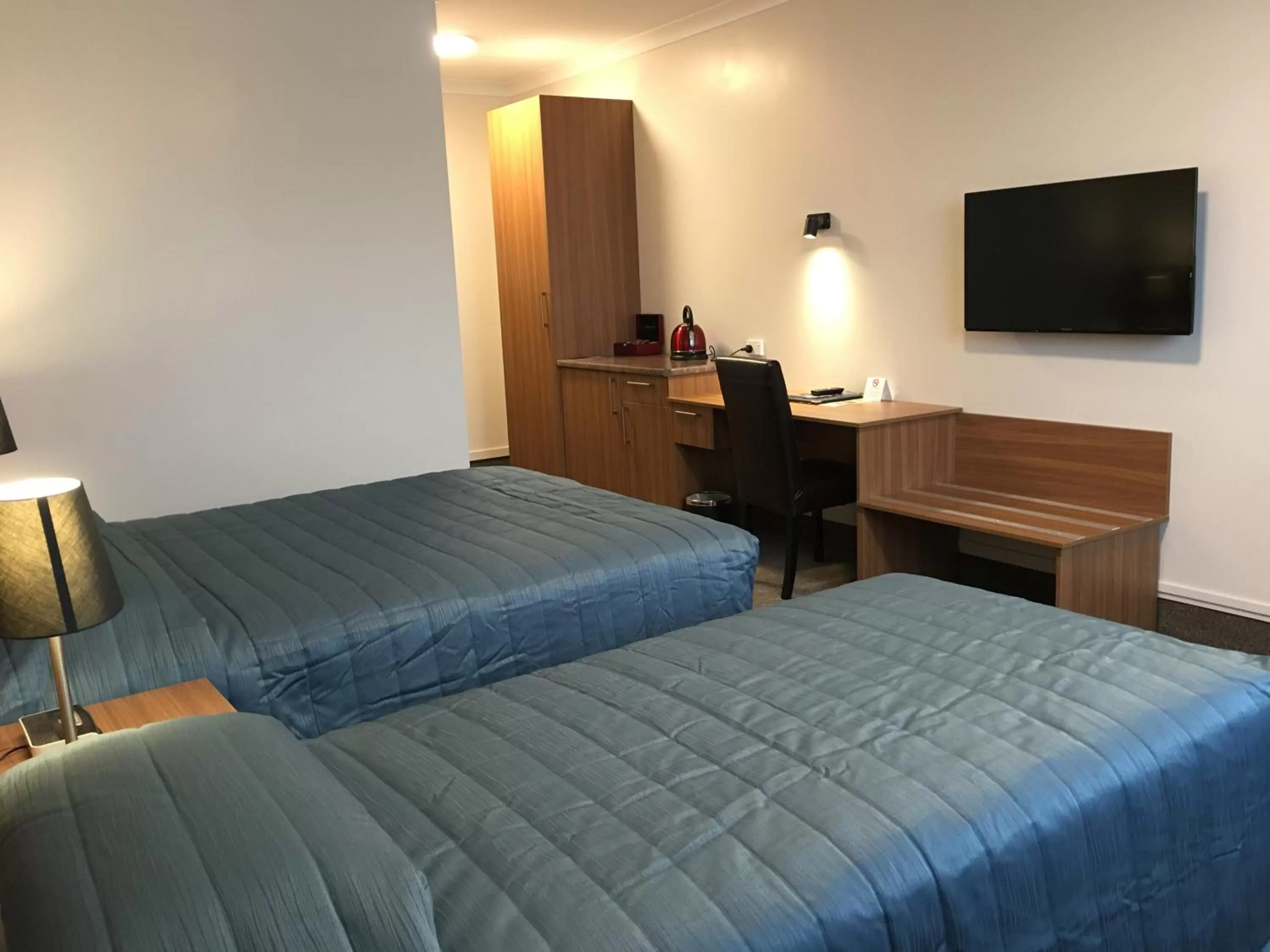 Standard Queen Room in The Victoria Hotel Dunedin