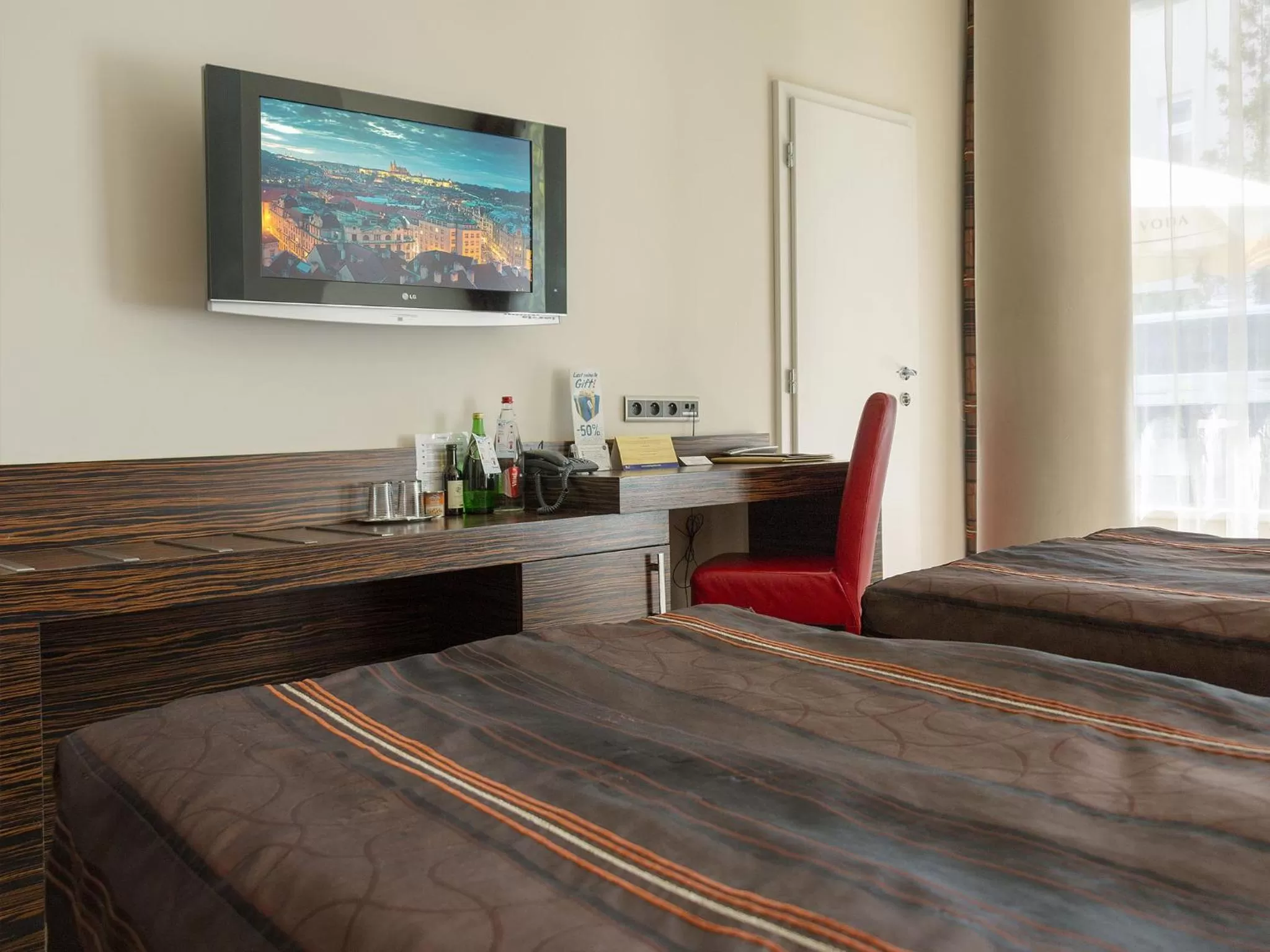 Family Two-Bedroom Suite (4 Adults) in EA Hotel Crystal Palace