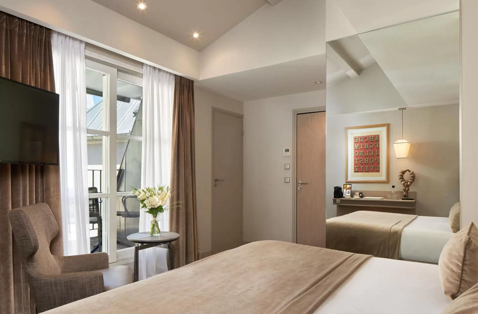 Privilege Top Floor Room with Terrace with spa access in Hotel La Lanterne & Spa By Timhotel