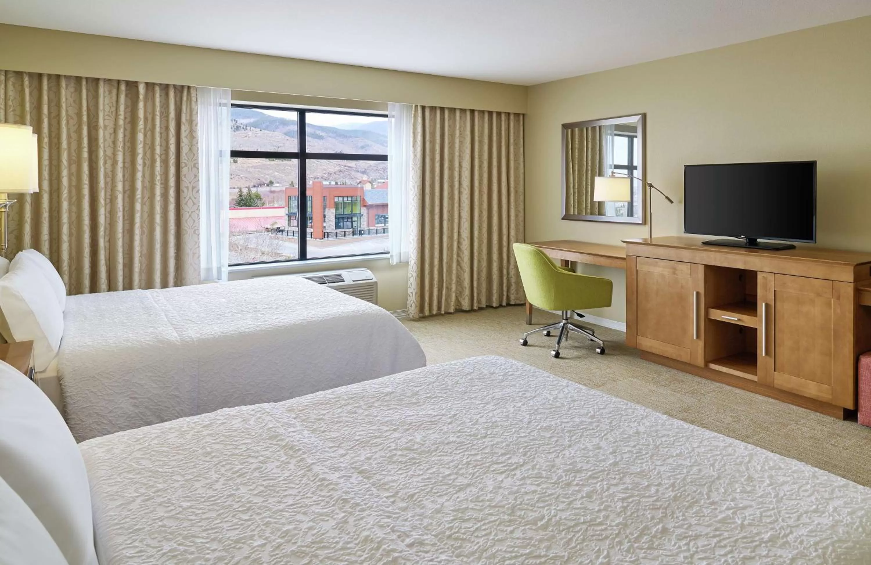 Queen Room with Two Queen Beds - Hearing Accessible/Non-Smoking in Hampton Inn & Suites Silverthorne