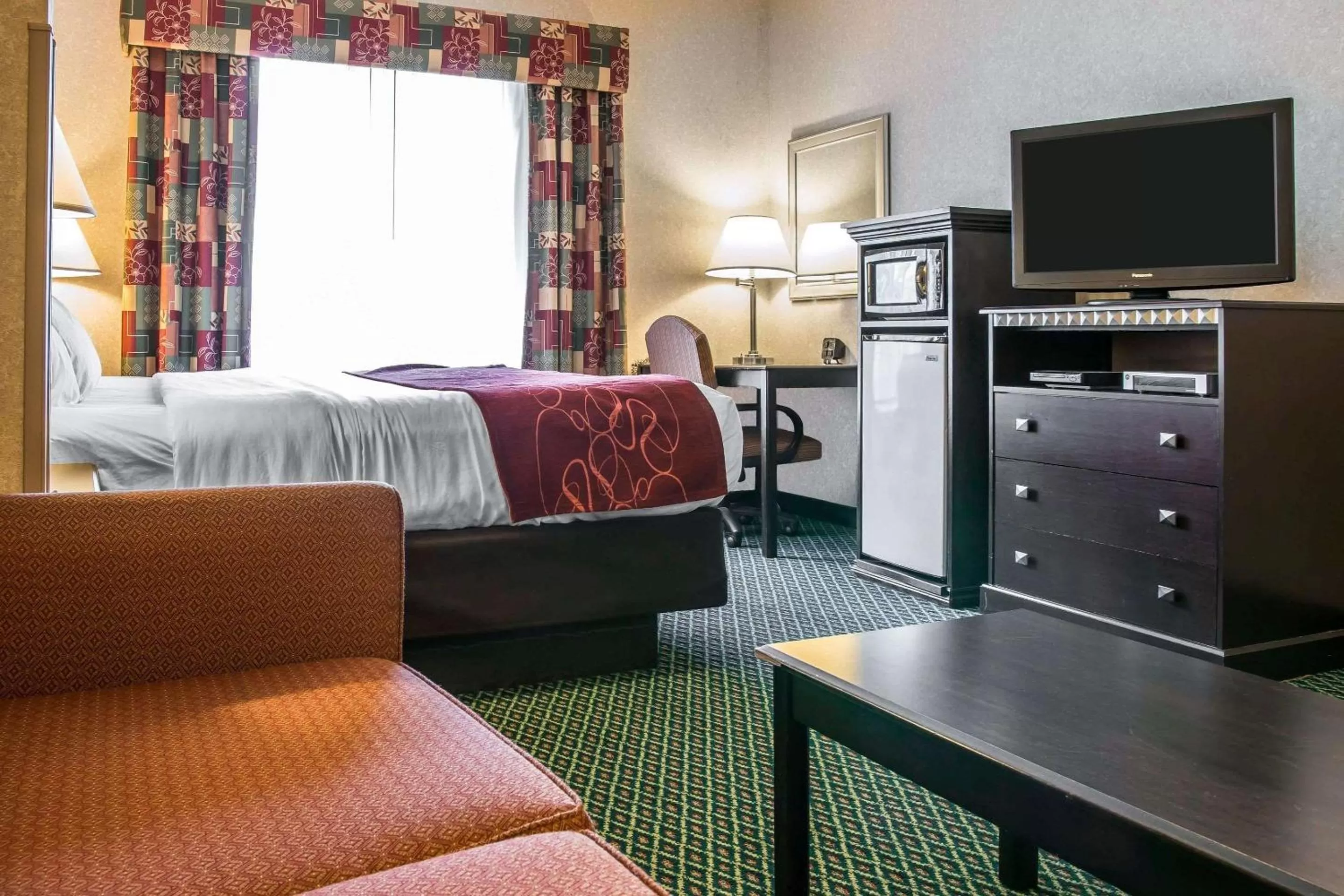King Suite - Non-Smoking in Comfort Suites Canton - Detroit
