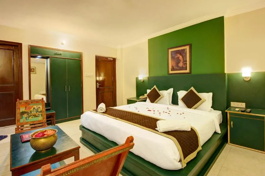 Deluxe Double Room - single occupancy in Hotel Jaisingh Palace