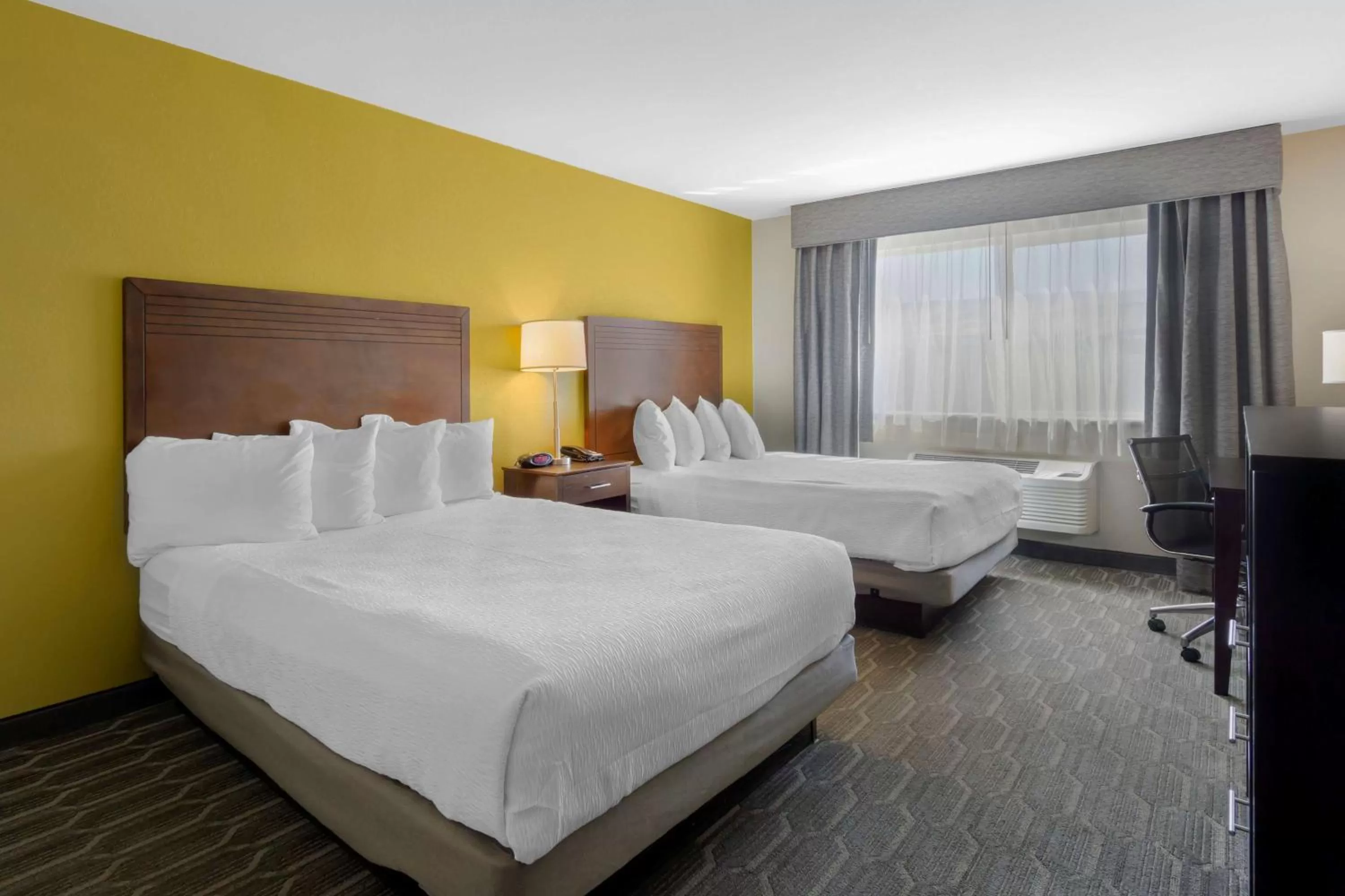 Queen Room with Two Queen Beds in Best Western Plus Wenatchee Downtown Hotel