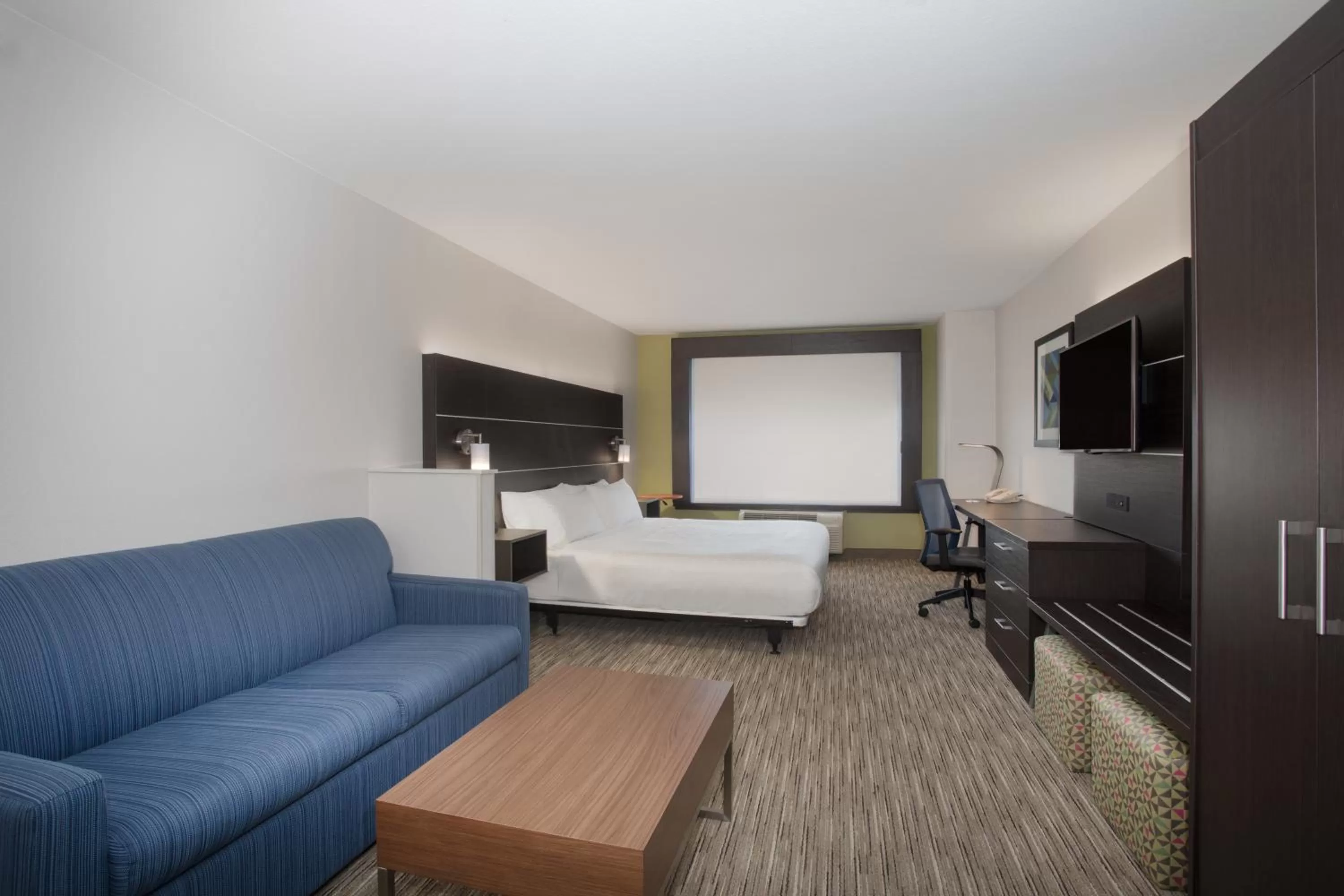 King Suite with Sofa Bed in Holiday Inn Express Hotel & Suites Longmont by IHG
