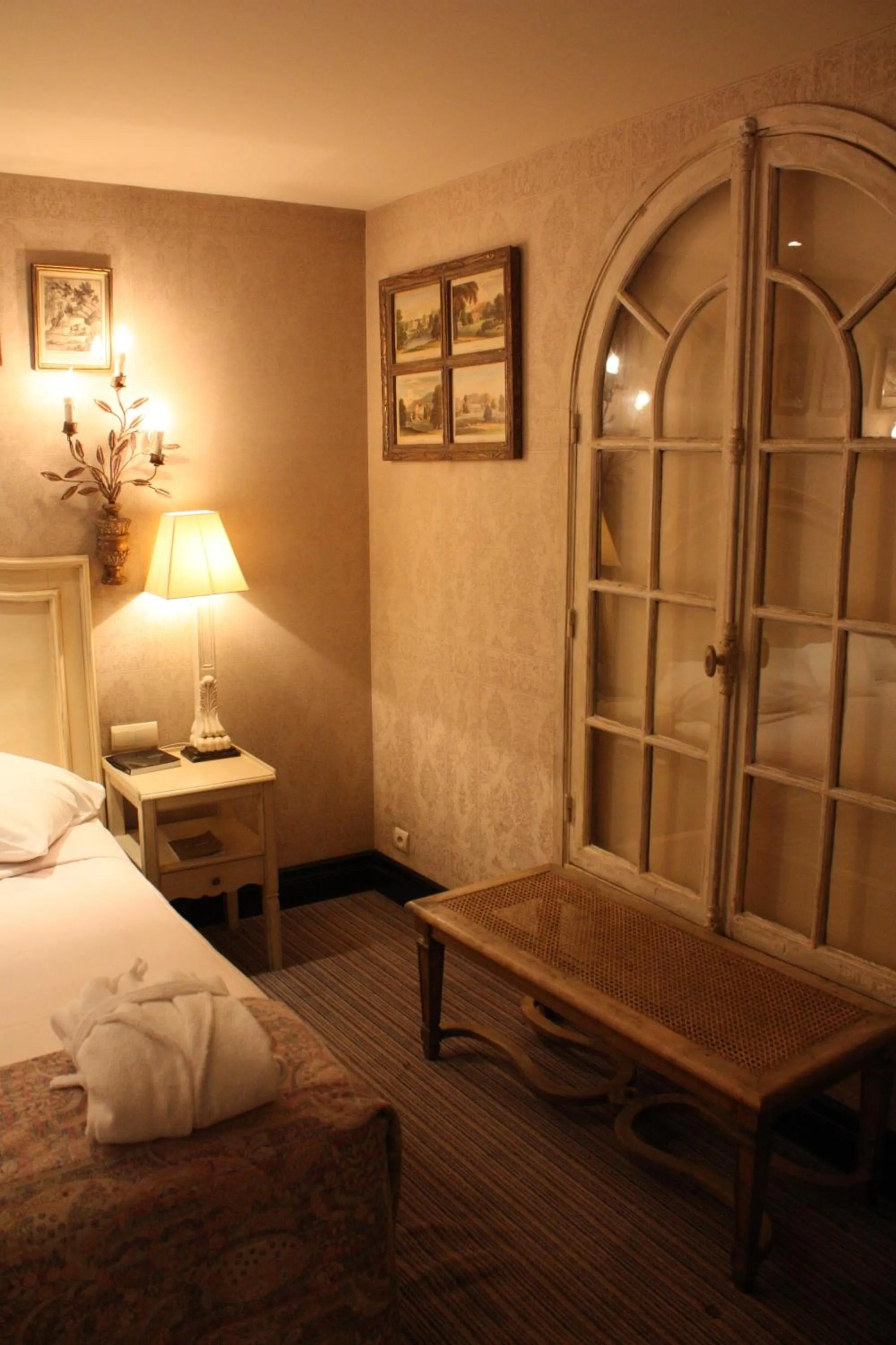 Triple Room in Hôtel du Romancier