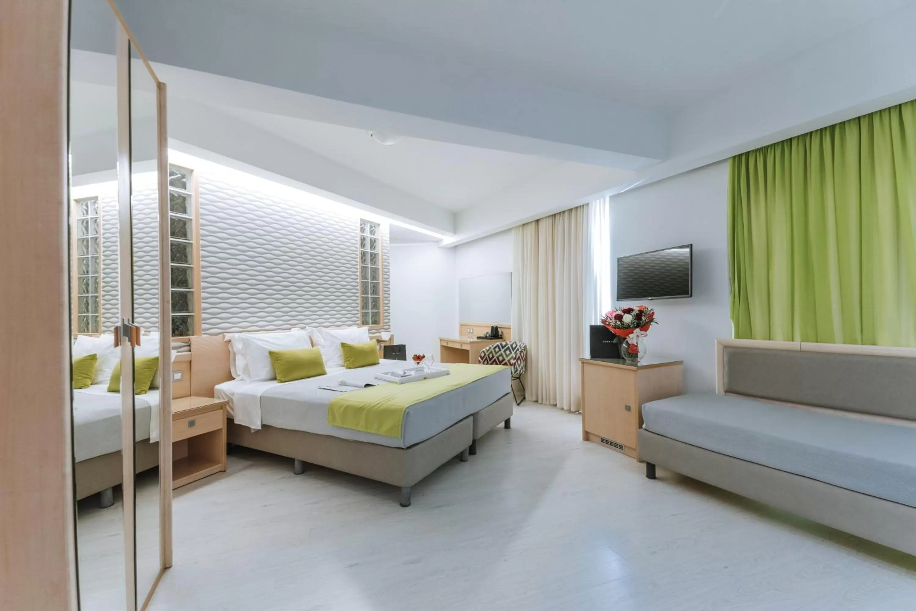 Junior Suite with Sea View in Semiramis City Hotel