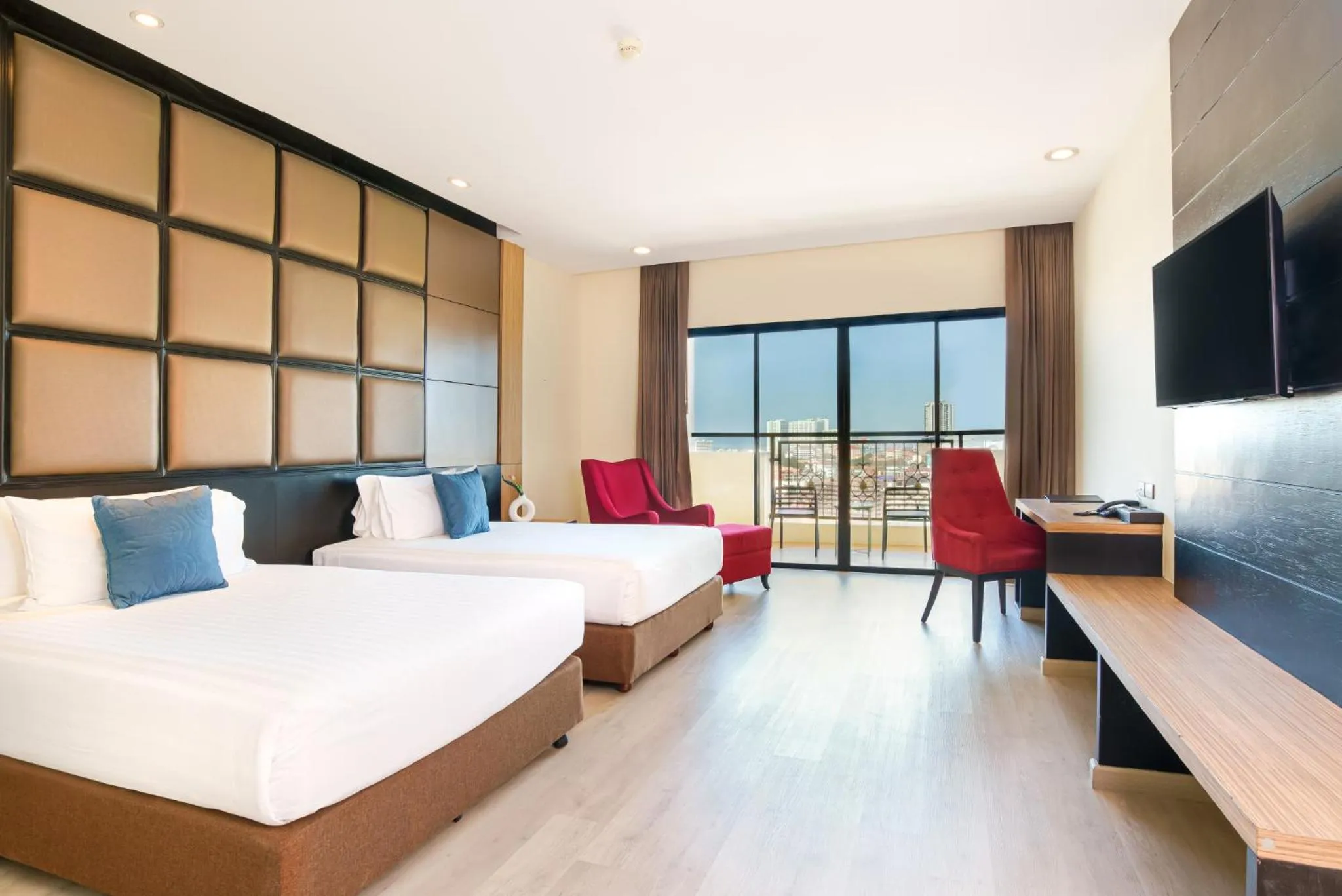 Superior Double or Twin Room with bathtub in Grand Palazzo Hotel - SHA Extra Plus