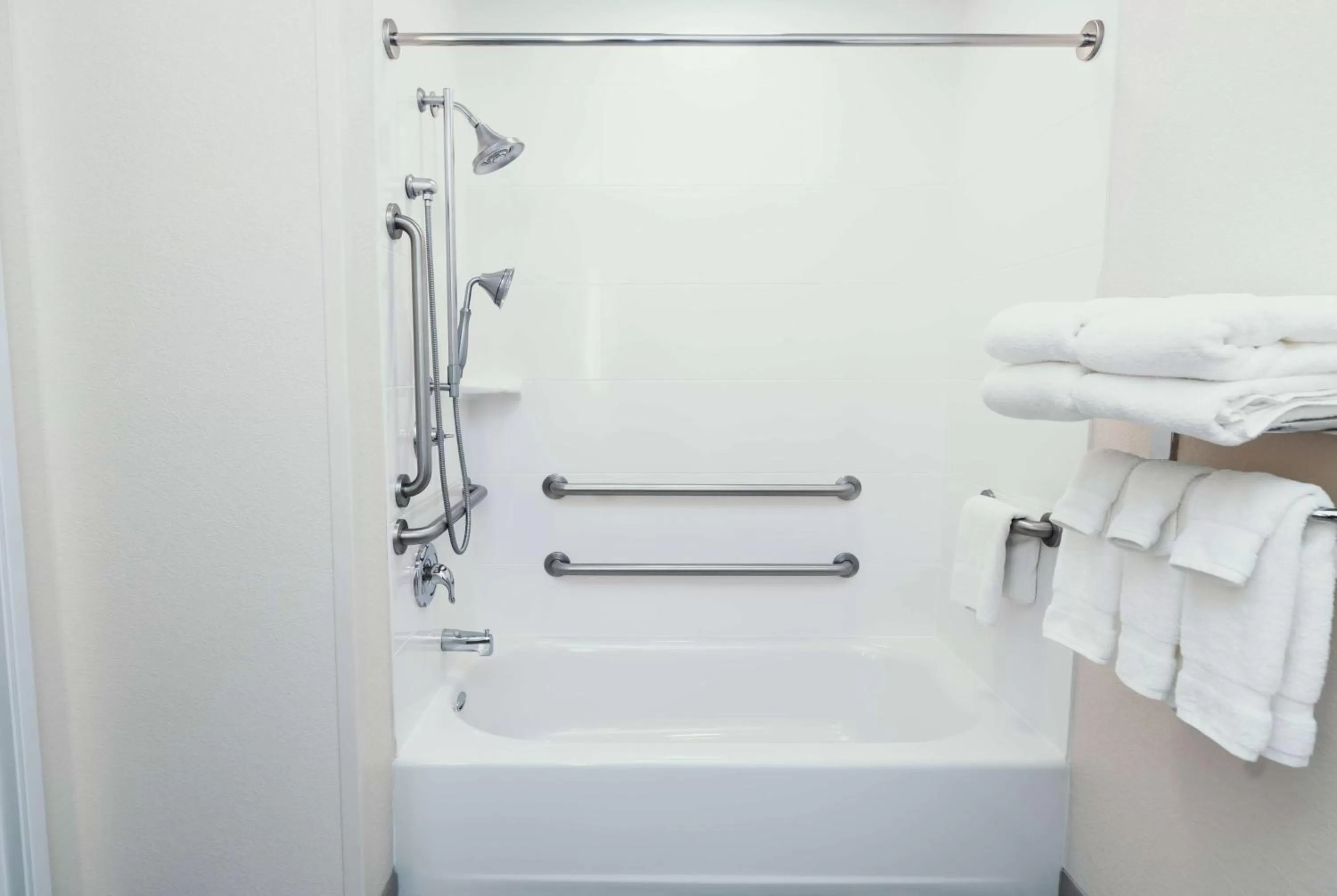 Queen Room with Two Queen Beds, Mobility Access and Bathtub with Grab Bars, Non-Smoking in La Quinta Inn & Suites by Wyndham Ankeny IA - Des Moines IA