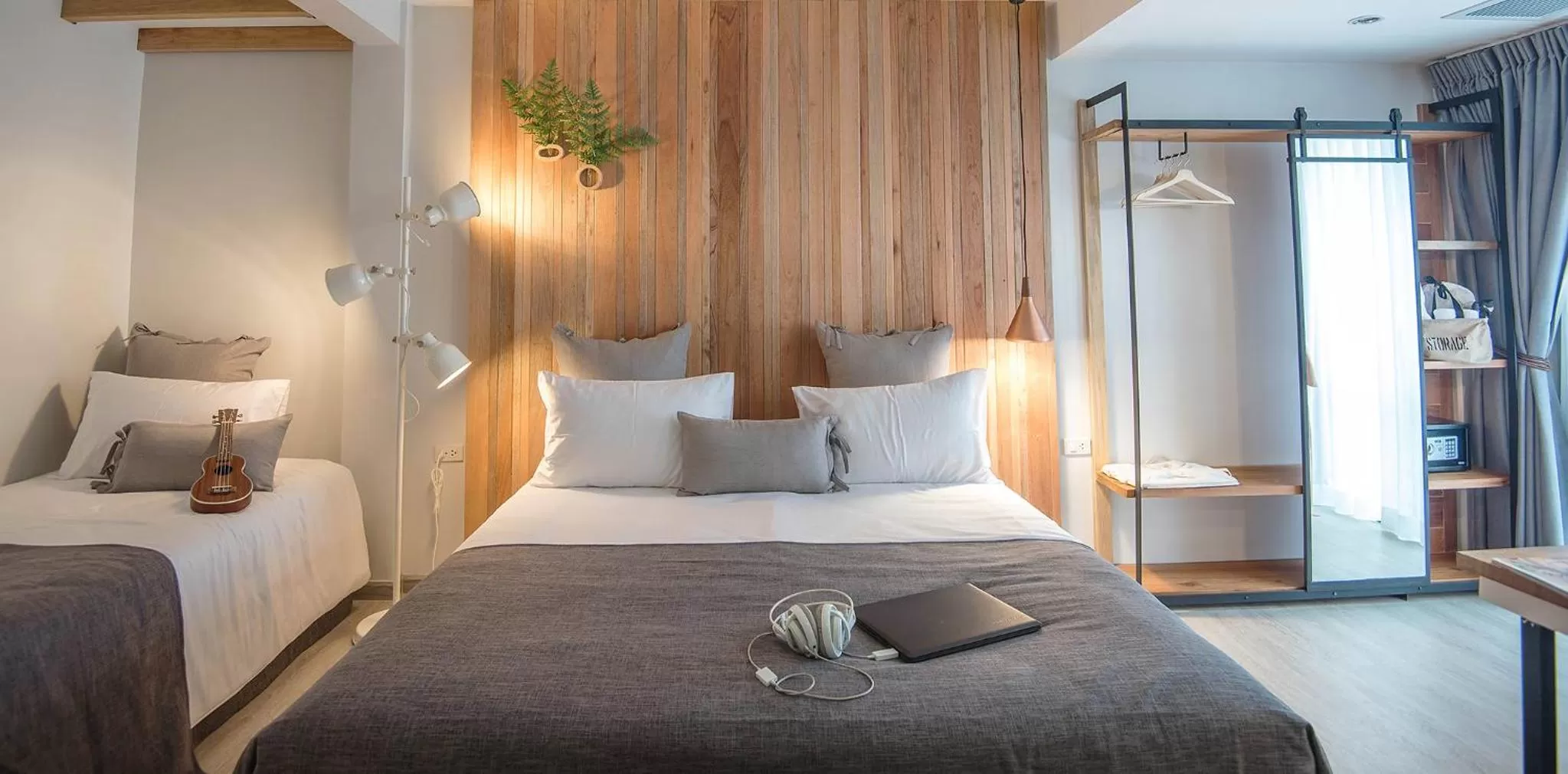 Triple Room with Bathroom in Family Tree Hotel