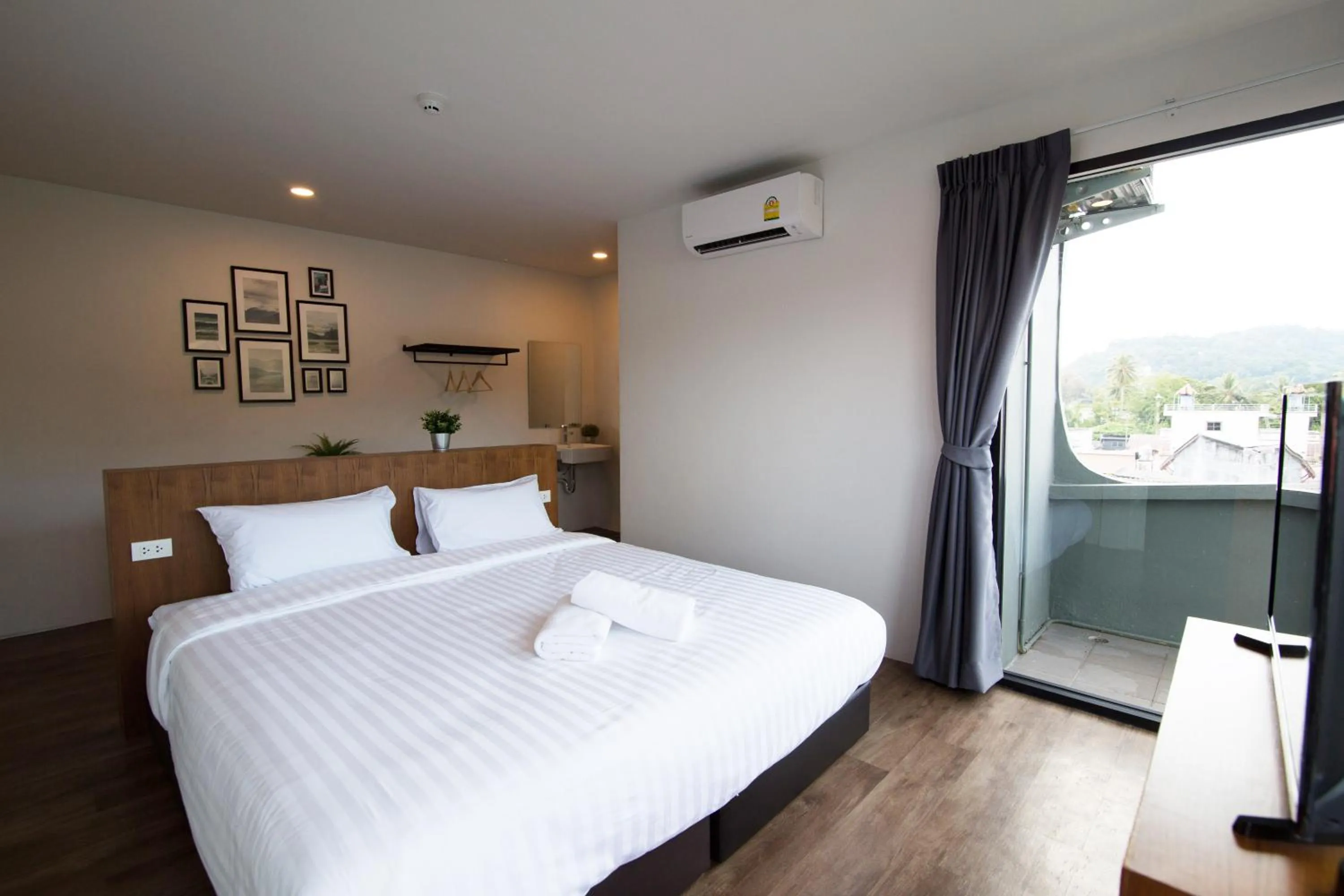 Deluxe Double or Twin Room with Mountain View in The Arbern Hotel x Bistro - SHA Extra Plus