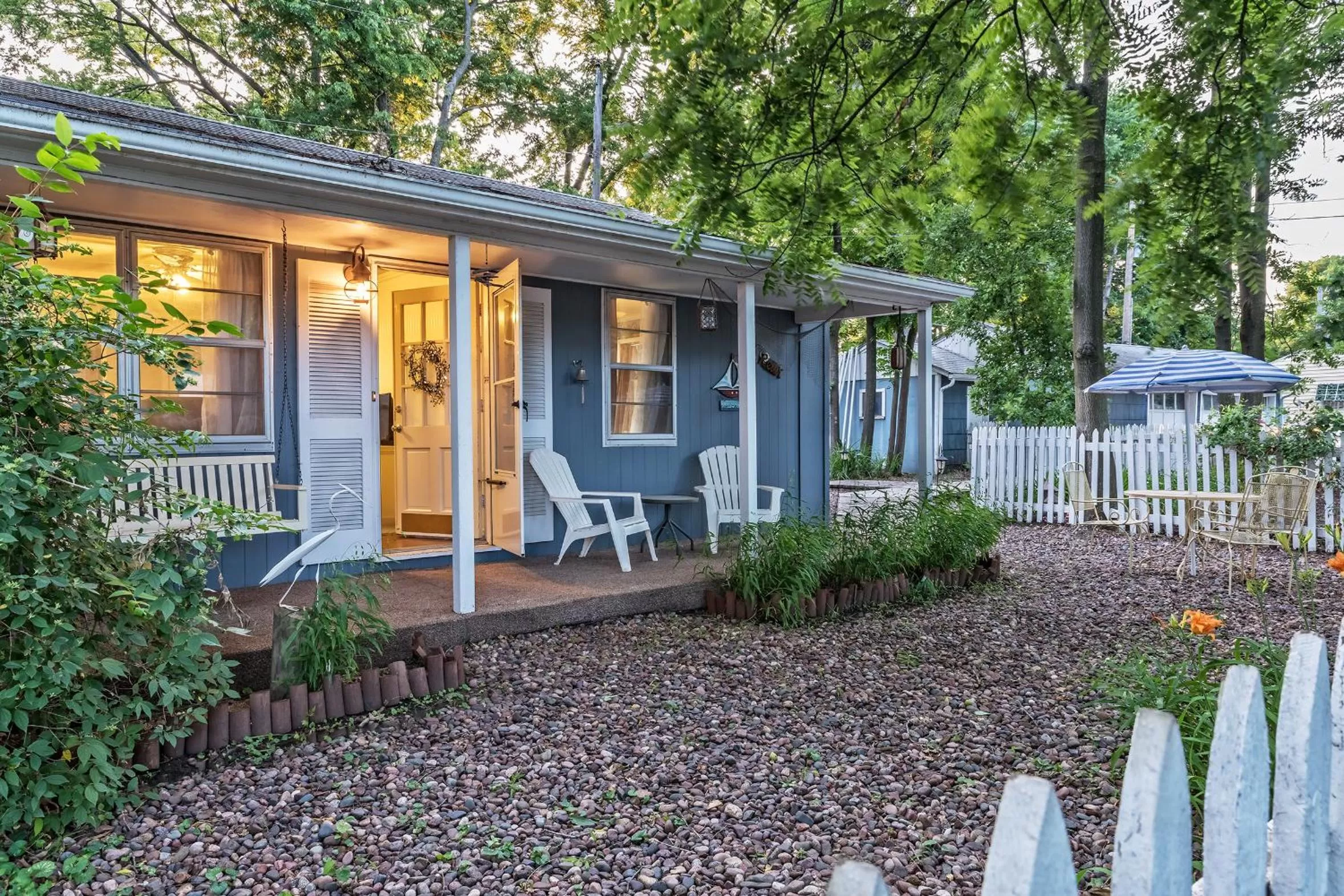 Cottage with Garden View in Silver Heart Inn & Cottages