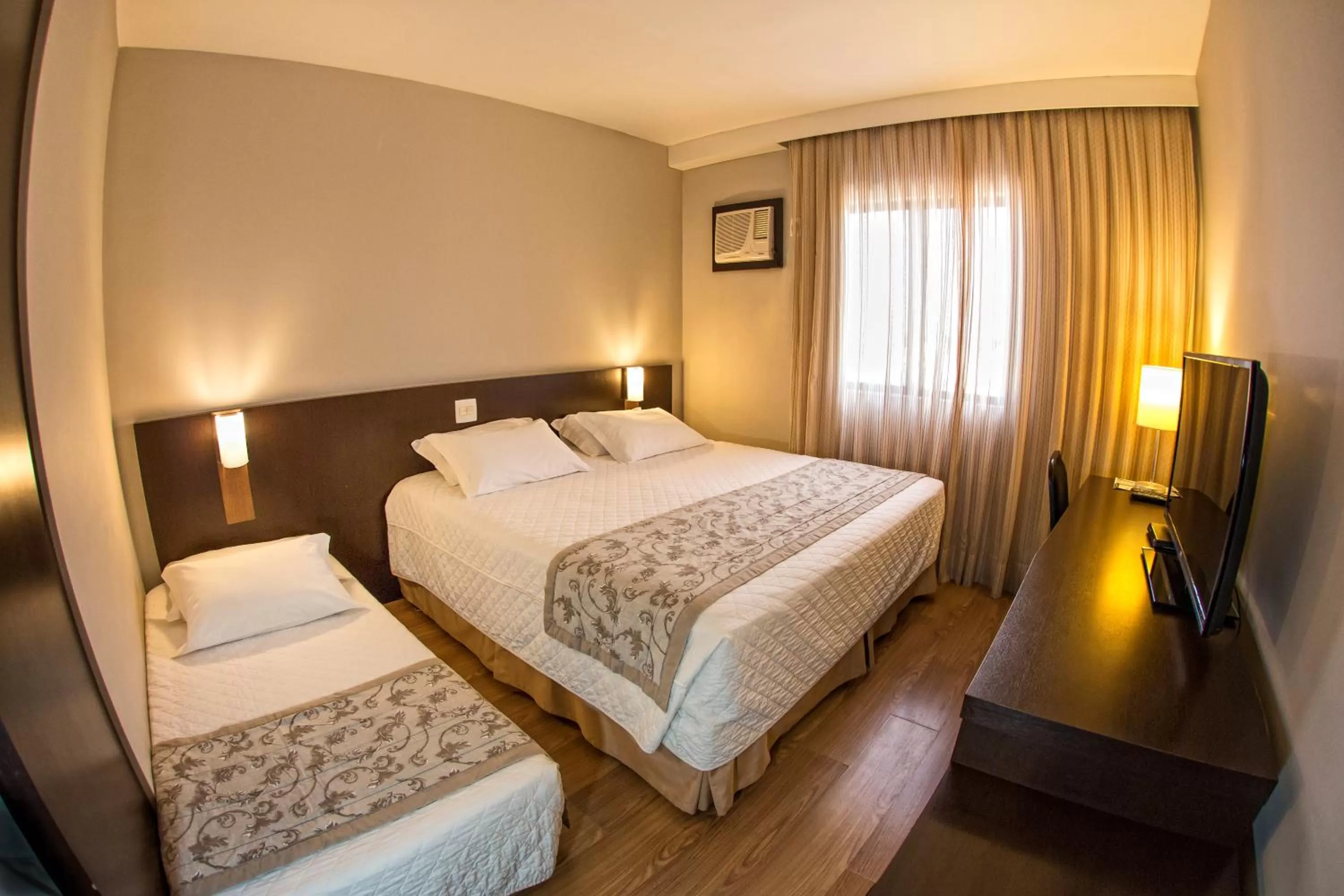 Executive Triple Room in Hotel Campo Largo Comfort
