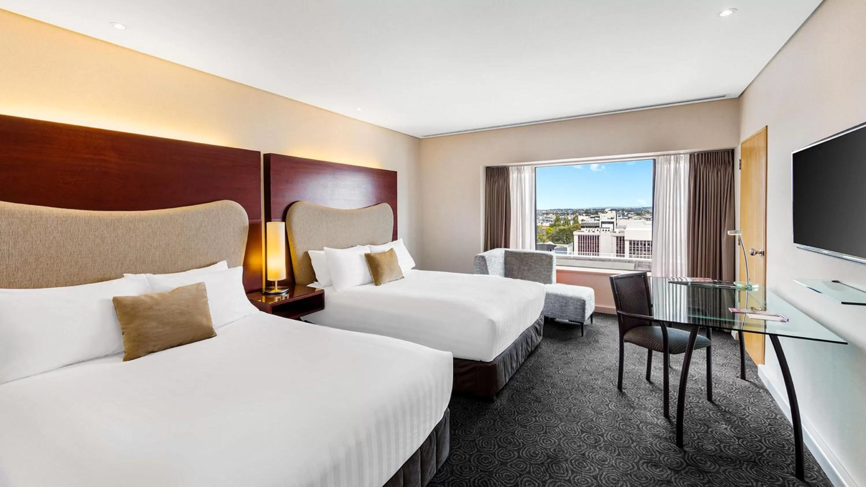 2 Queen Standard City View High Floor in Crowne Plaza Auckland by IHG