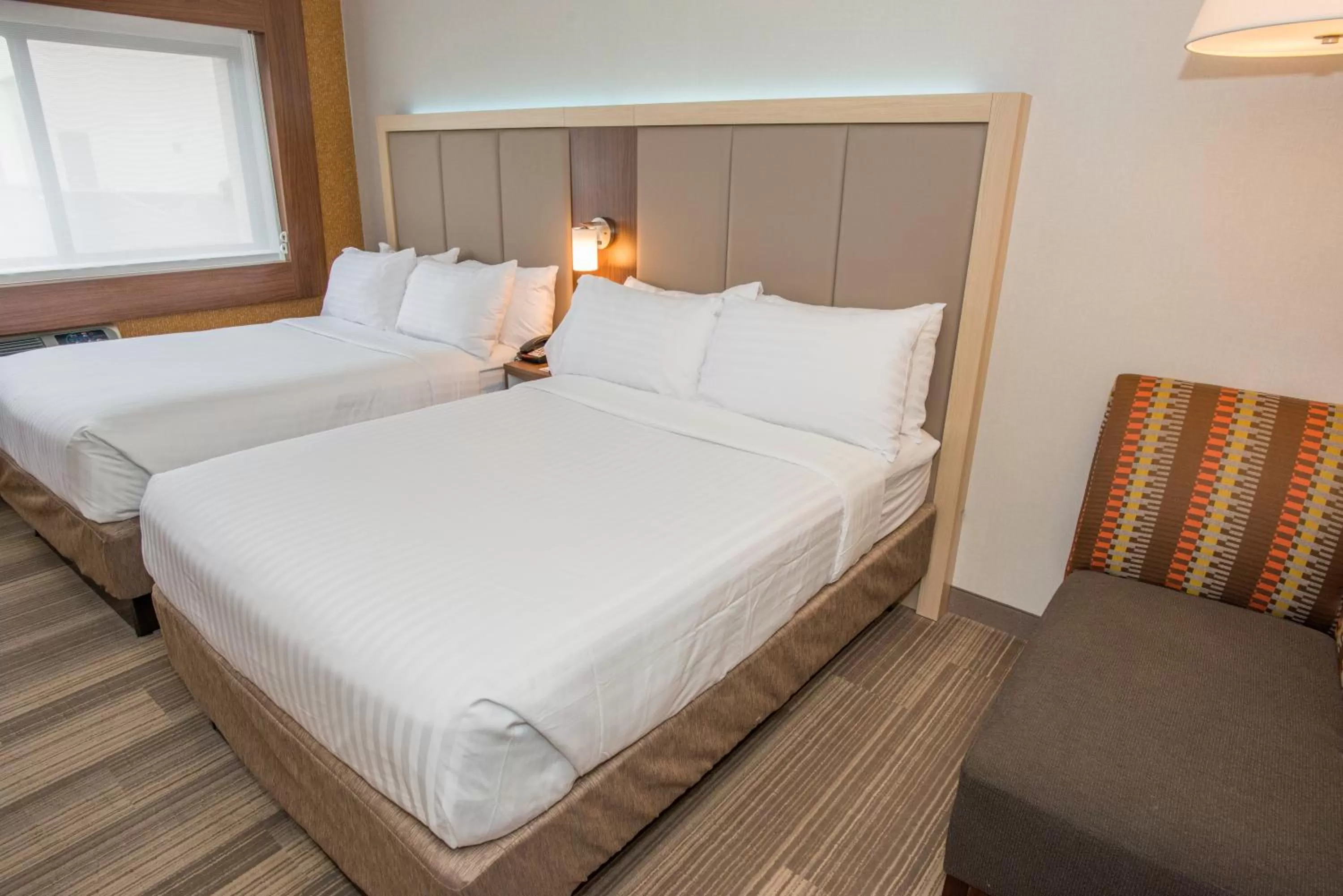 Queen Room with Two Queen Beds - Hearing Accessible in Holiday Inn Express Roslyn by IHG