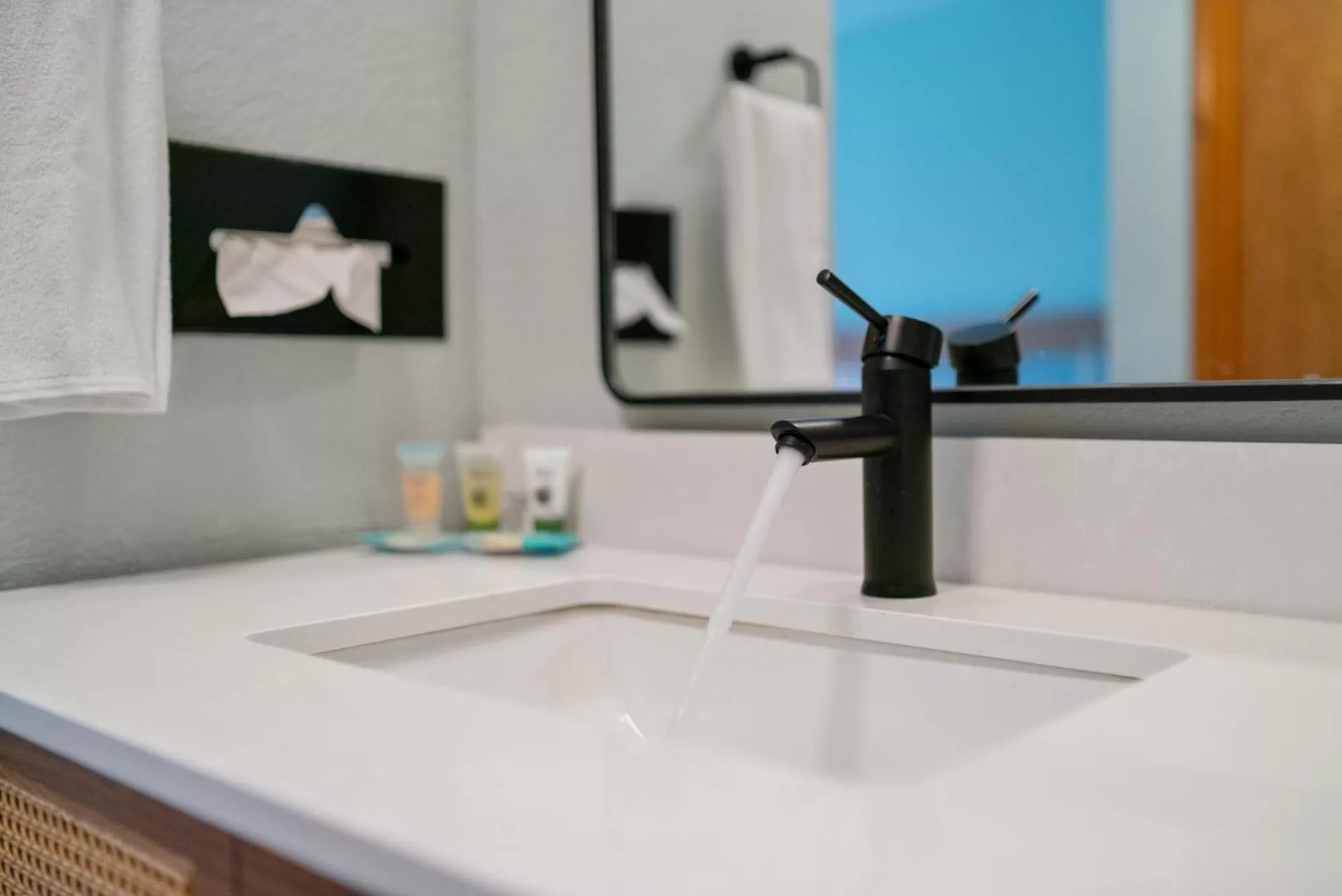 Queen Room with Two Queen Beds - Non-Smoking in Garibaldi Inn at the Bay