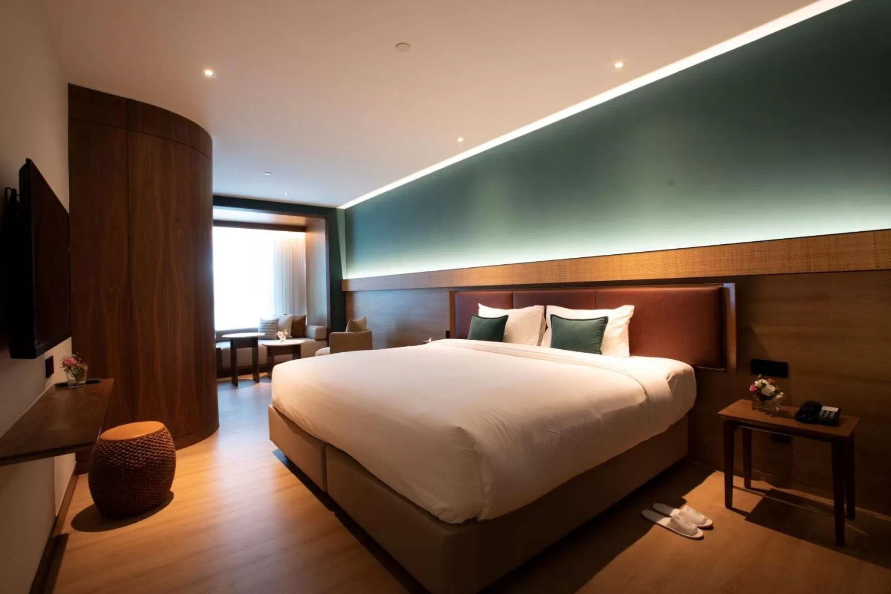 Emerald Room - Deluxe Double in The LUMA Hotel, a Member of Design Hotels