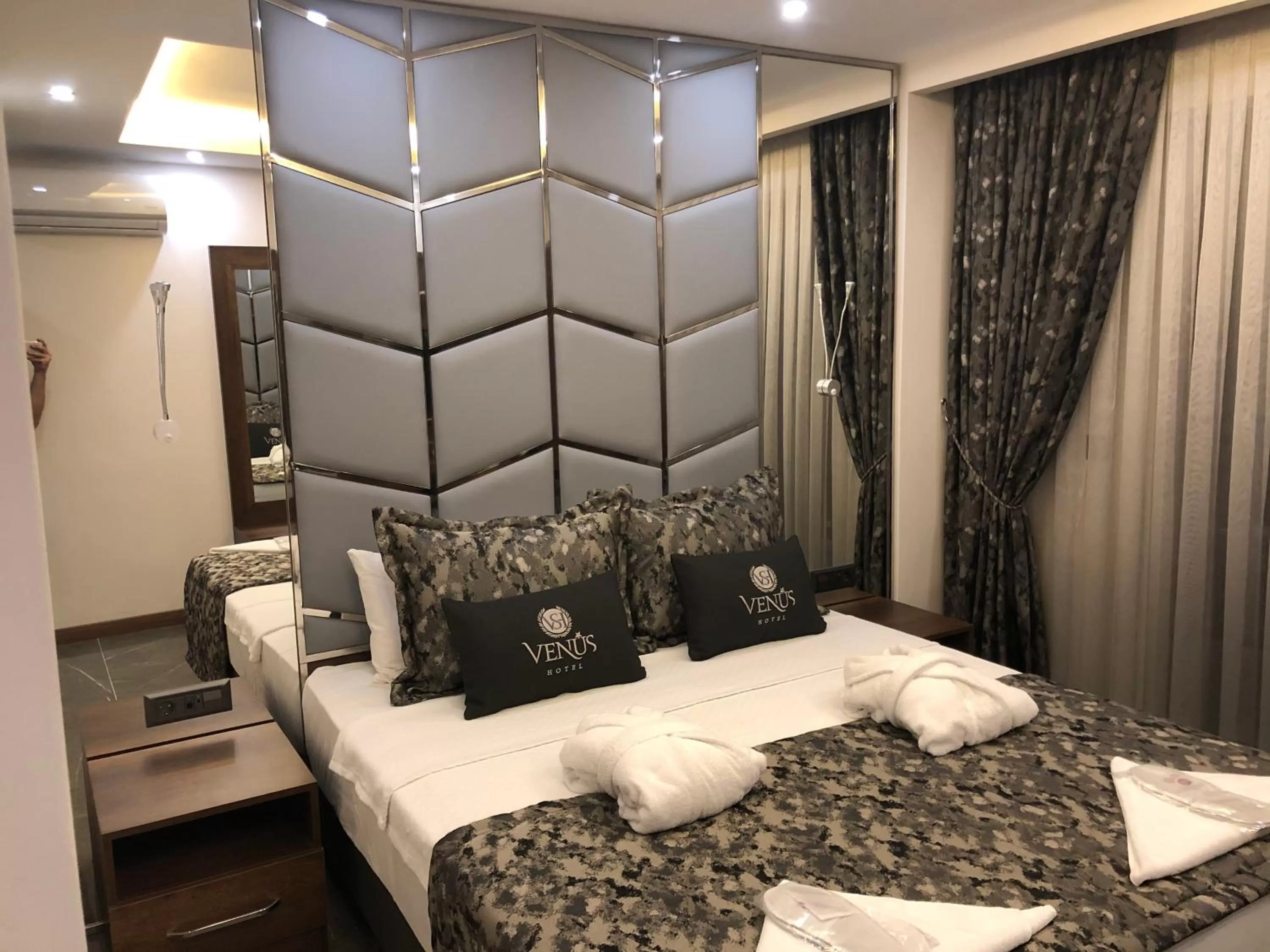 Deluxe Double Room in Venus Hotel
