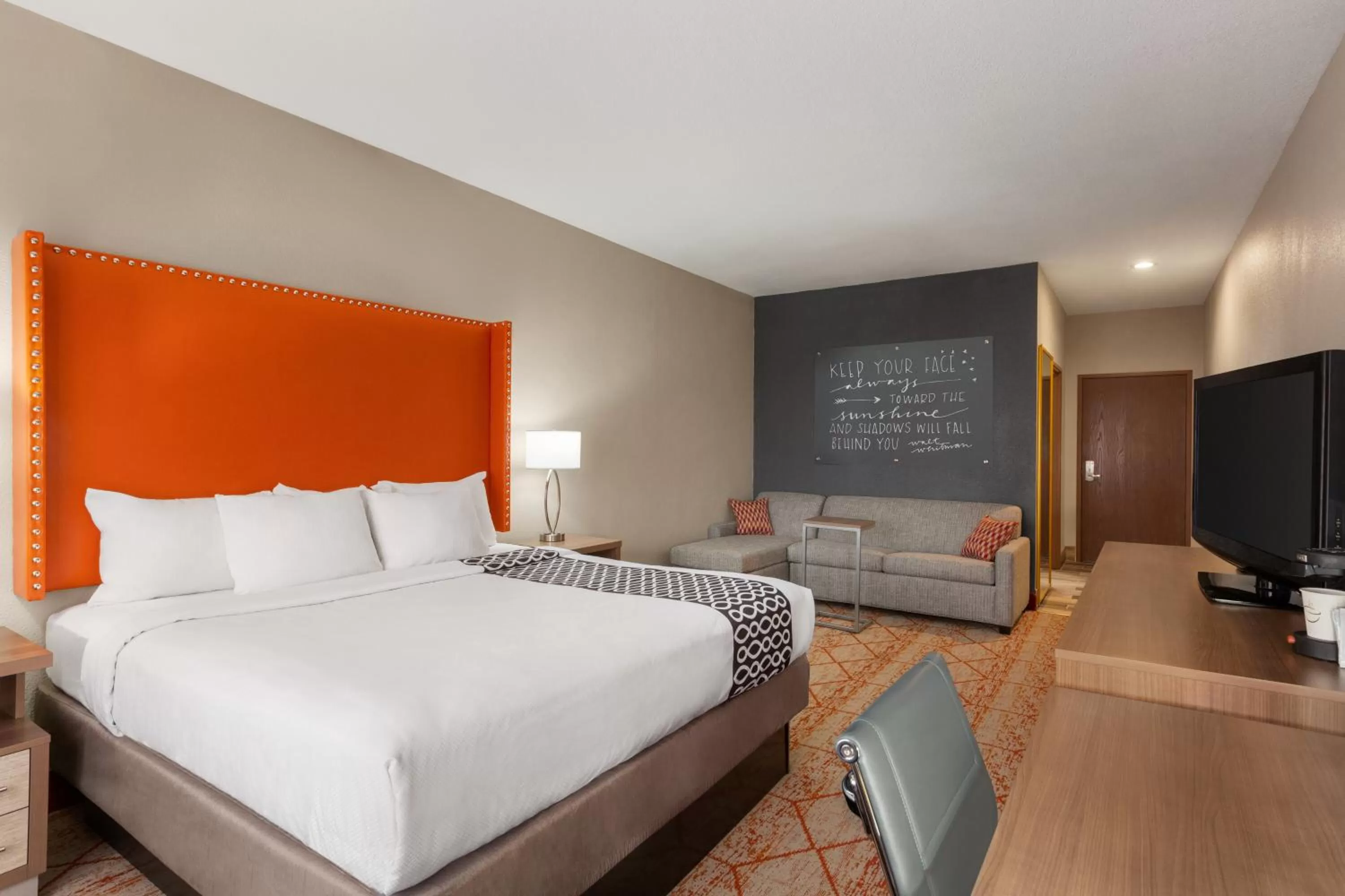 Executive King Room with Sofa Bed in La Quinta by Wyndham Lackawanna