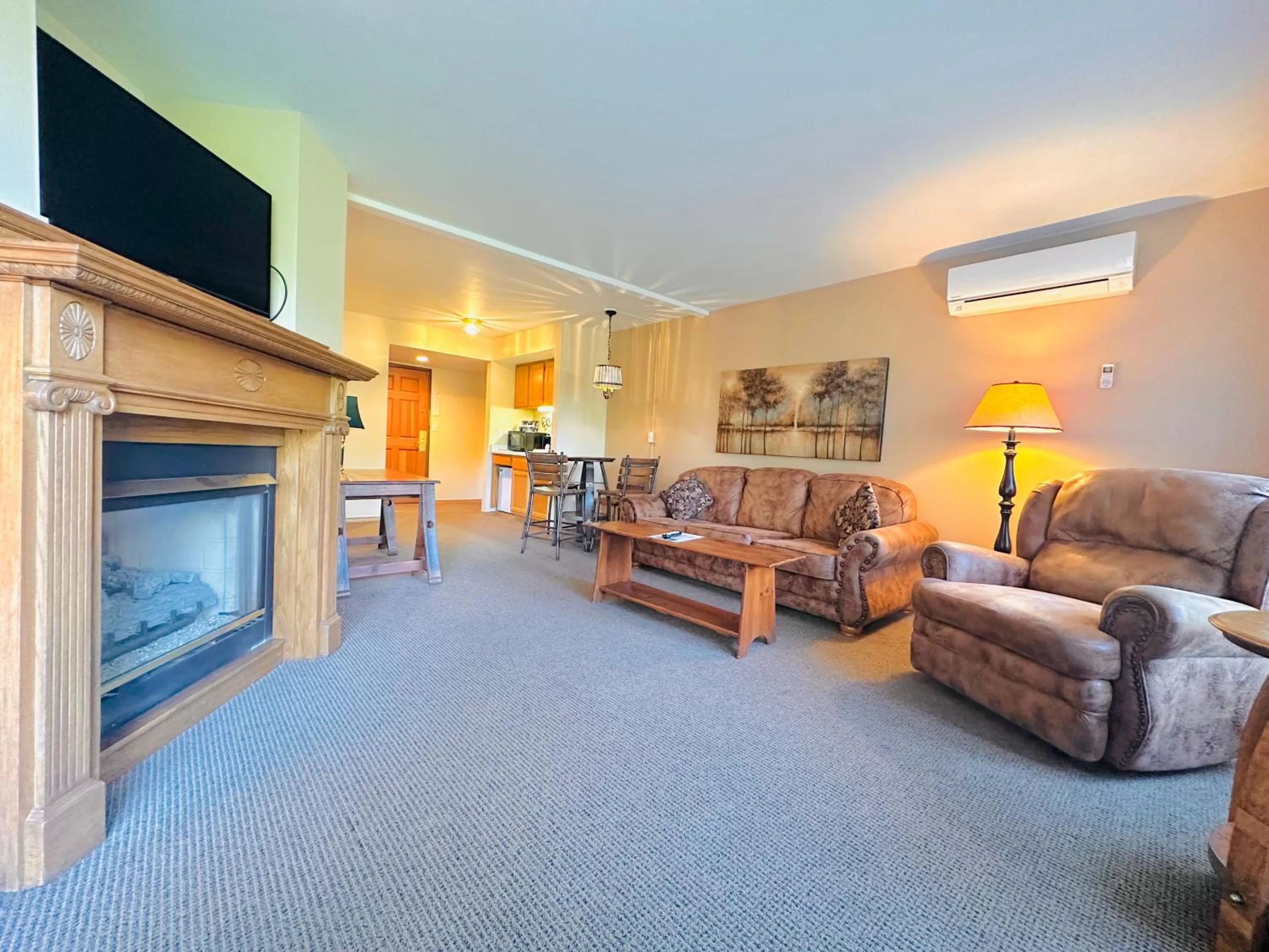 No Pet -- Admiral King Suite in The Lodge at Leathem Smith