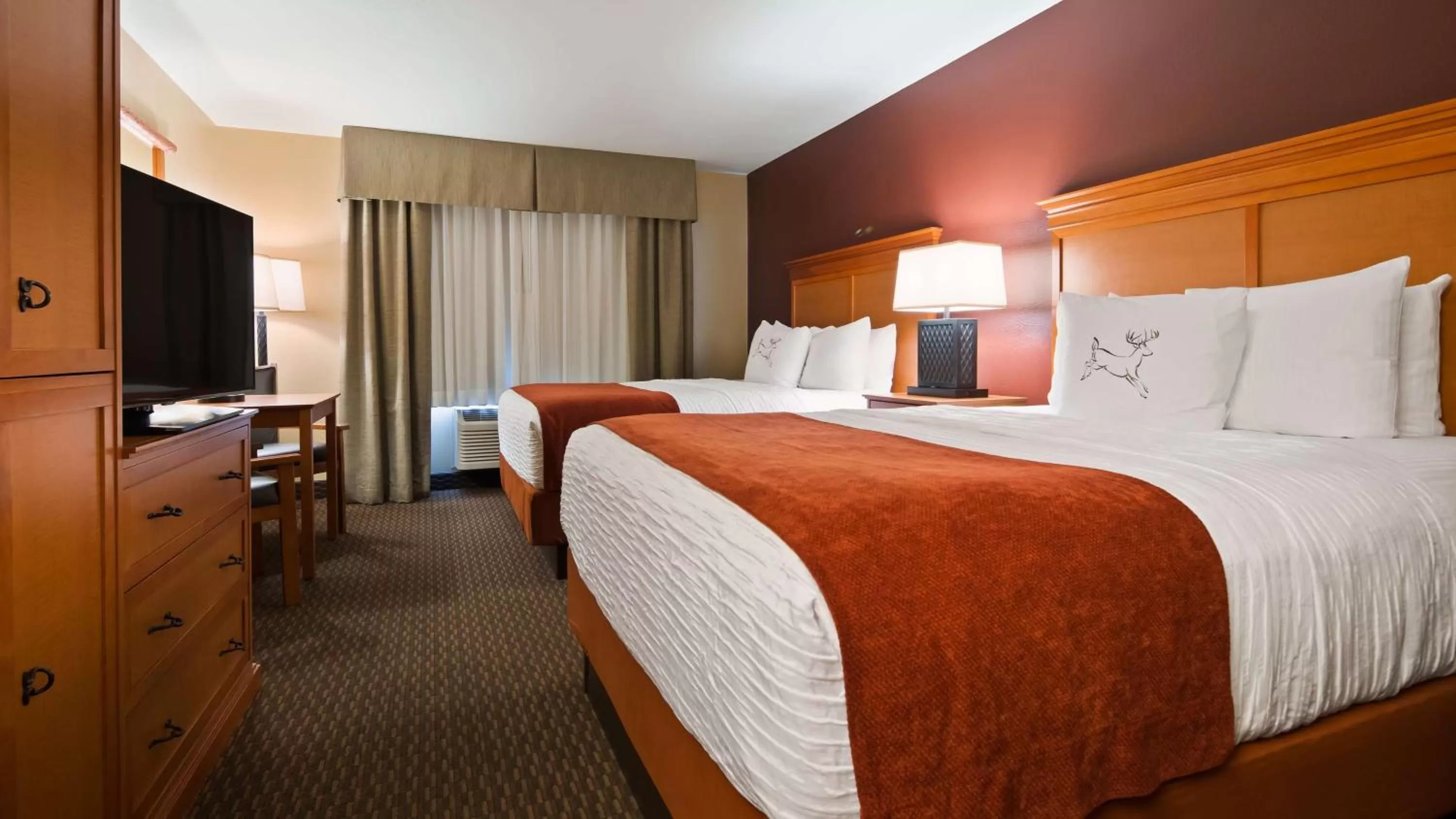 Queen Room with Two Queen Beds - Disability Access in Best Western Plus Deer Park Hotel and Suites