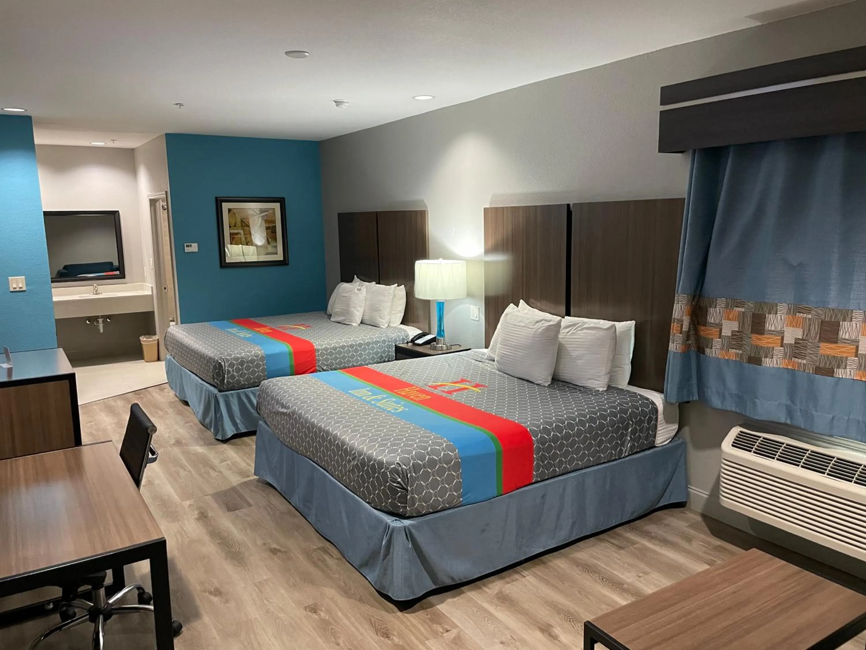 Queen Room with Two Queen Beds - Non-Smoking in Haven Inn & Suites Downtown Houston.