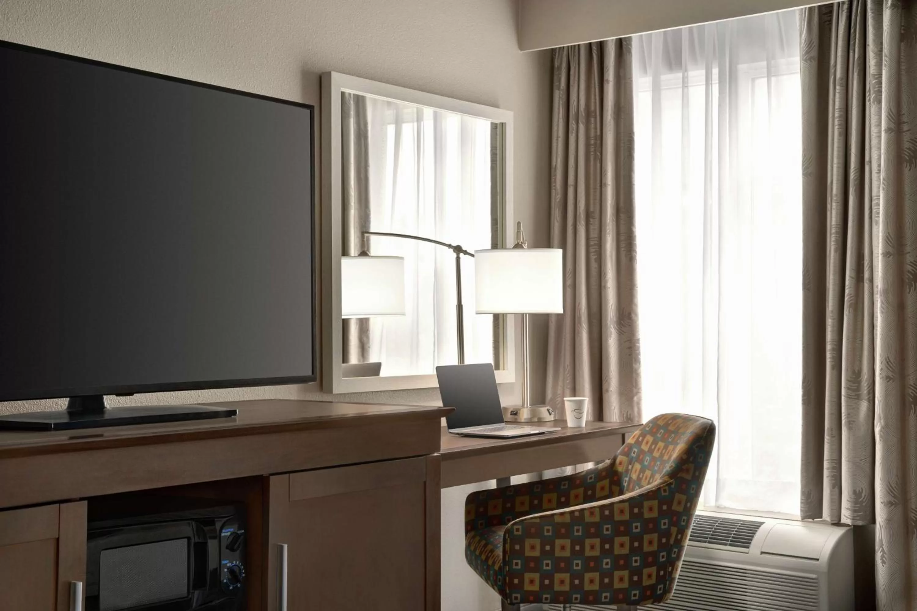 King Room with Sofa Bed - Non-Smoking in Hampton Inn New Orleans/St.Charles Ave