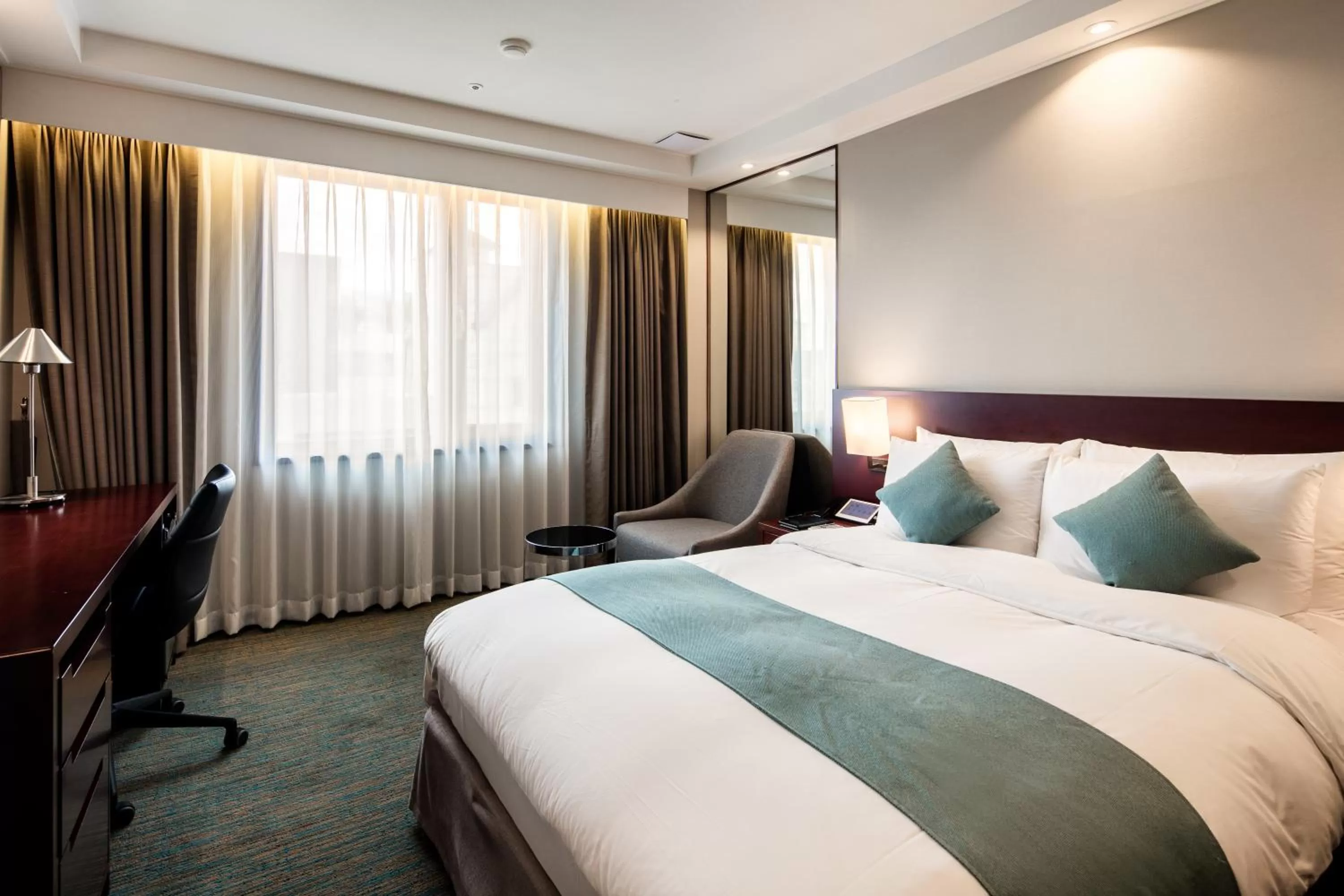 Standard Double Room - Free Parking, Onlygo&Co Restaurant 10% discount in Sunshine Hotel