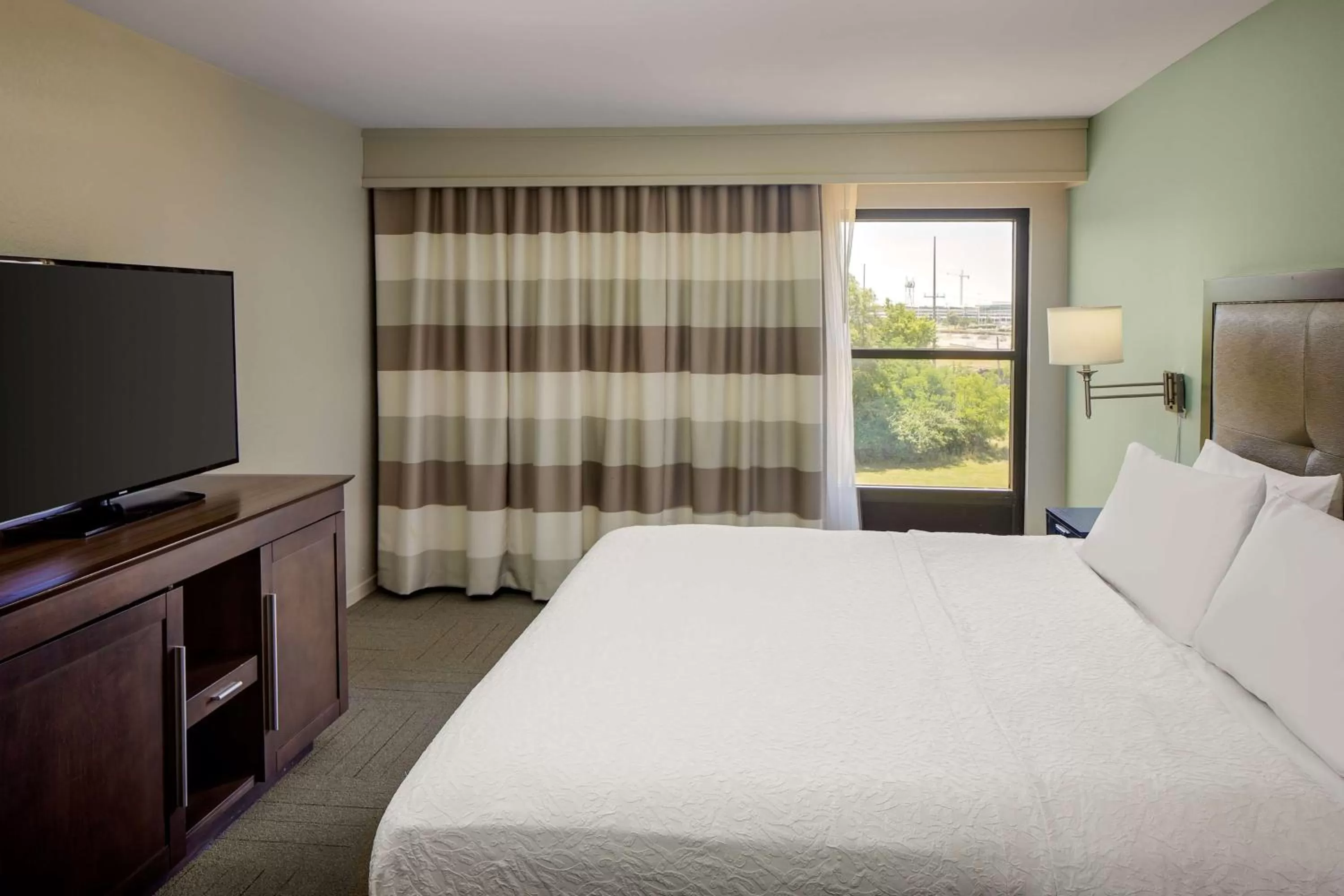 King Suite with Kitchen - Non-Smoking in Hampton Inn & Suites Nashville-Airport