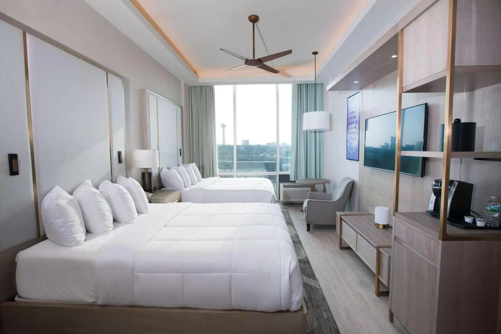 Queen Suite in Wyndham Garden at Niagara Falls