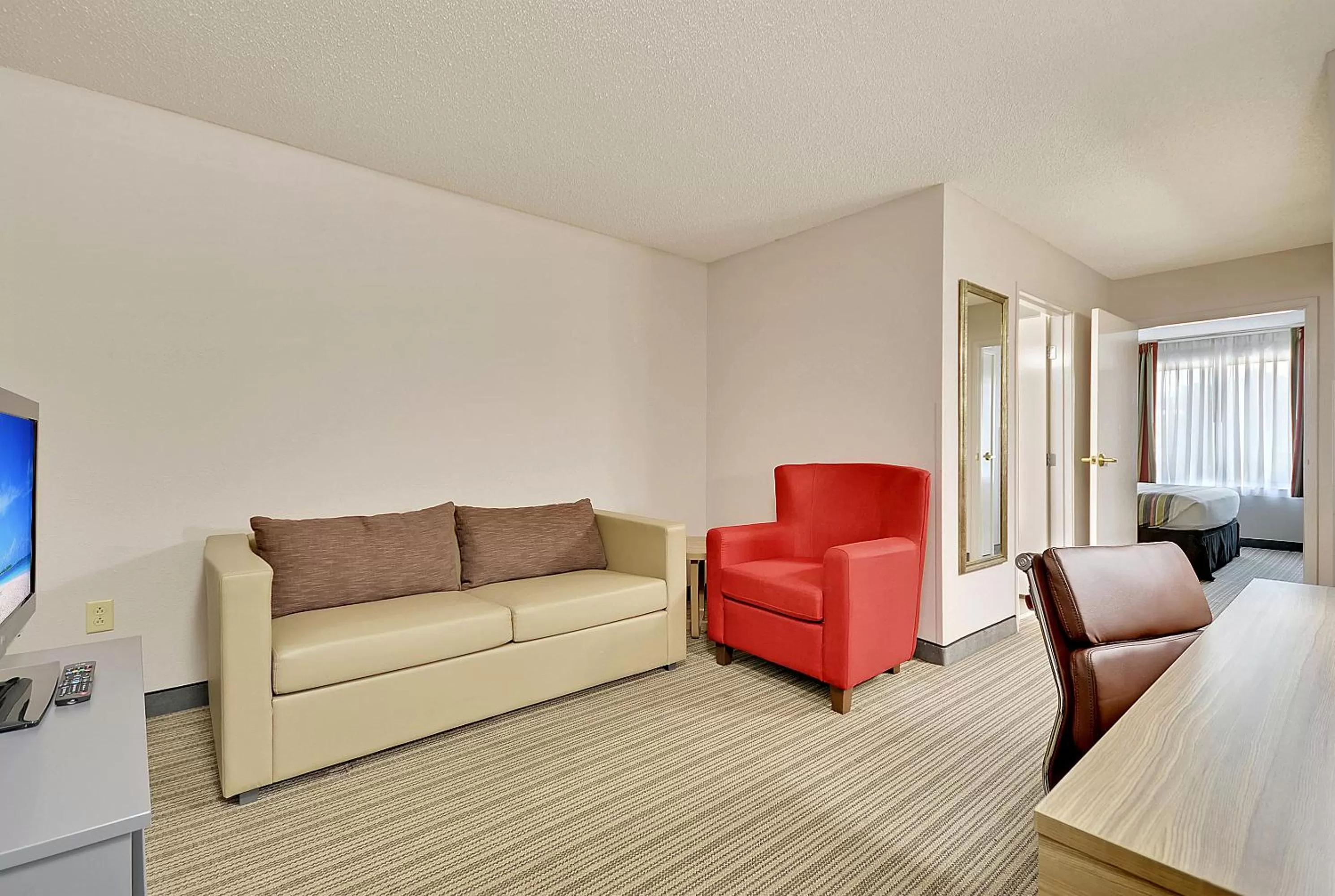 One-Bedroom King Suite - Non-Smoking in Country Inn & Suites By Radisson, Charleston North, SC