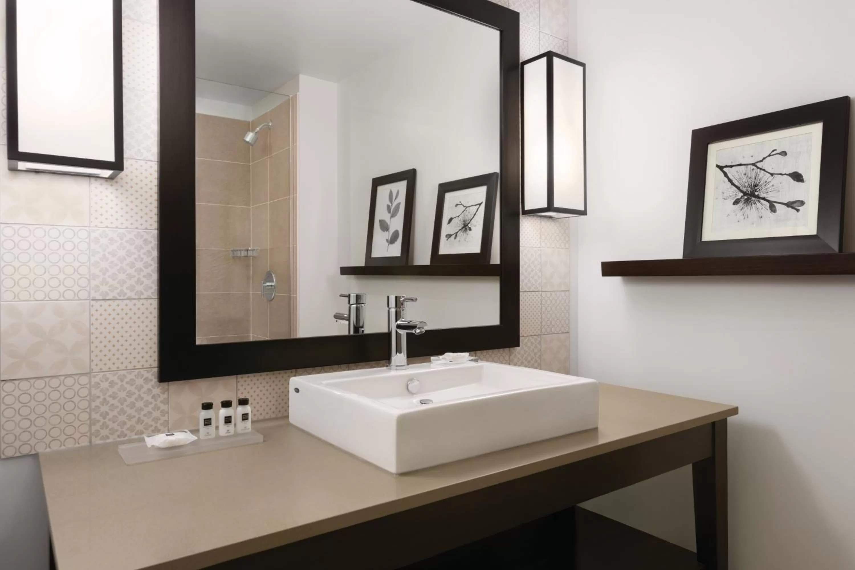 King Suite with Sofa Bed and Tub with Grab Bars in Country Inn & Suites by Radisson, Belleville, ON