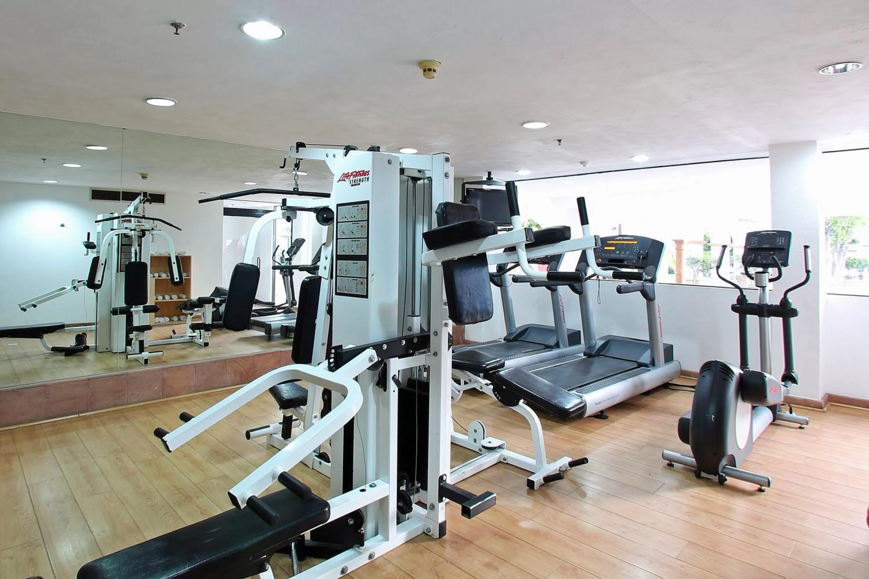 Fitness centre/facilities in Fiesta Inn Queretaro