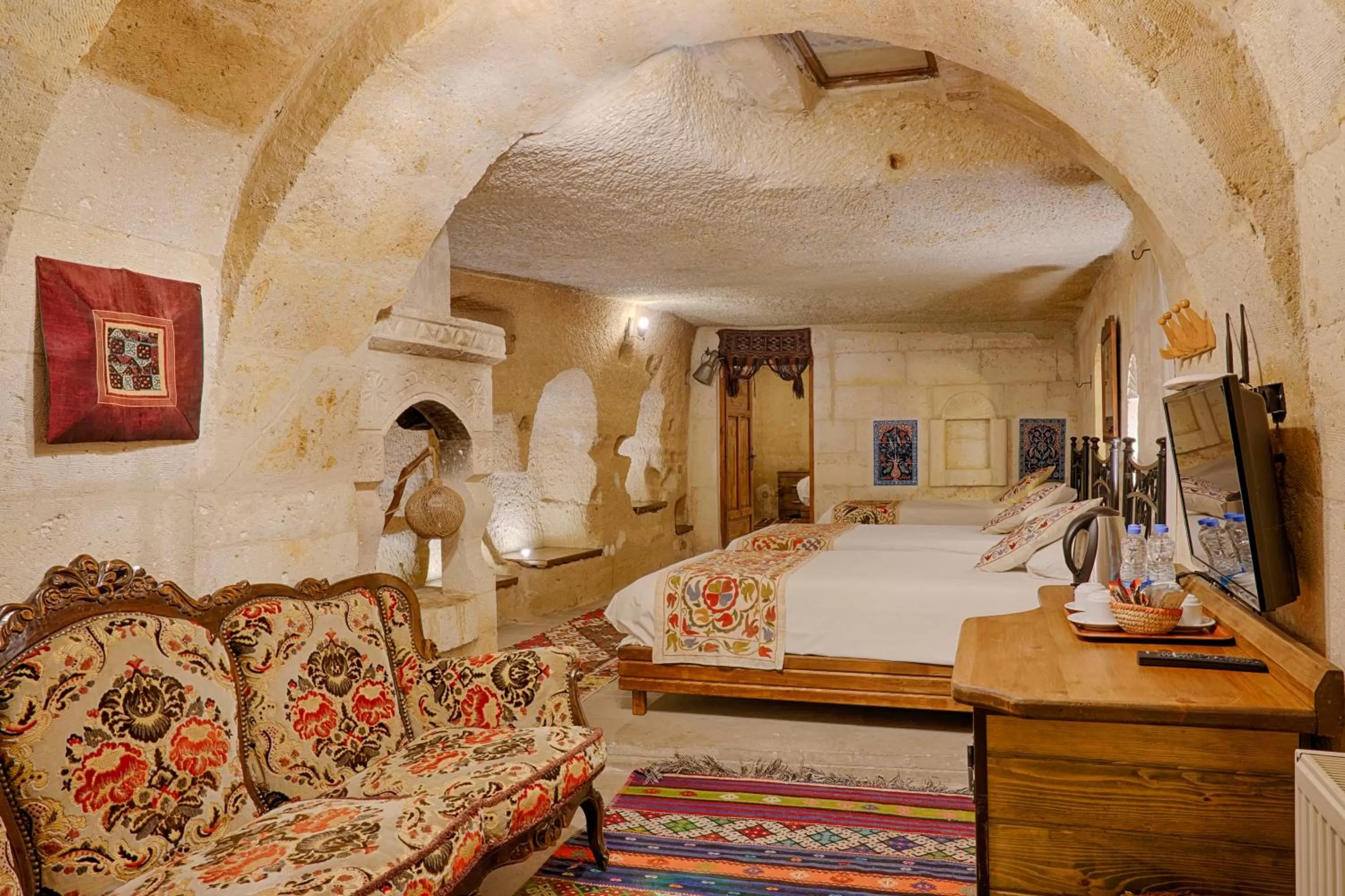 Family Suite (5 Adults) in Tulip Cave Suites