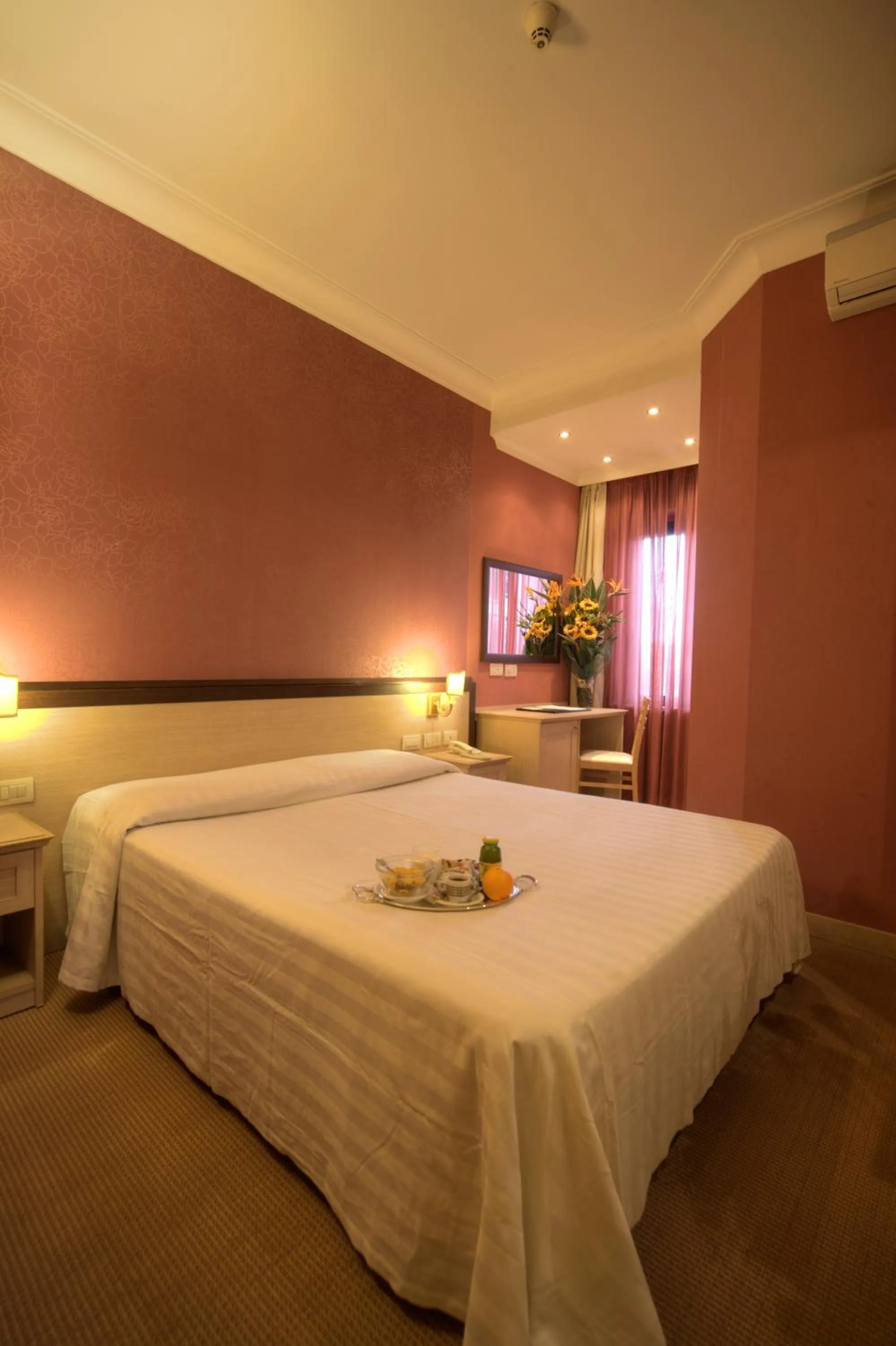 Double or Twin Room in Hotel Galileo