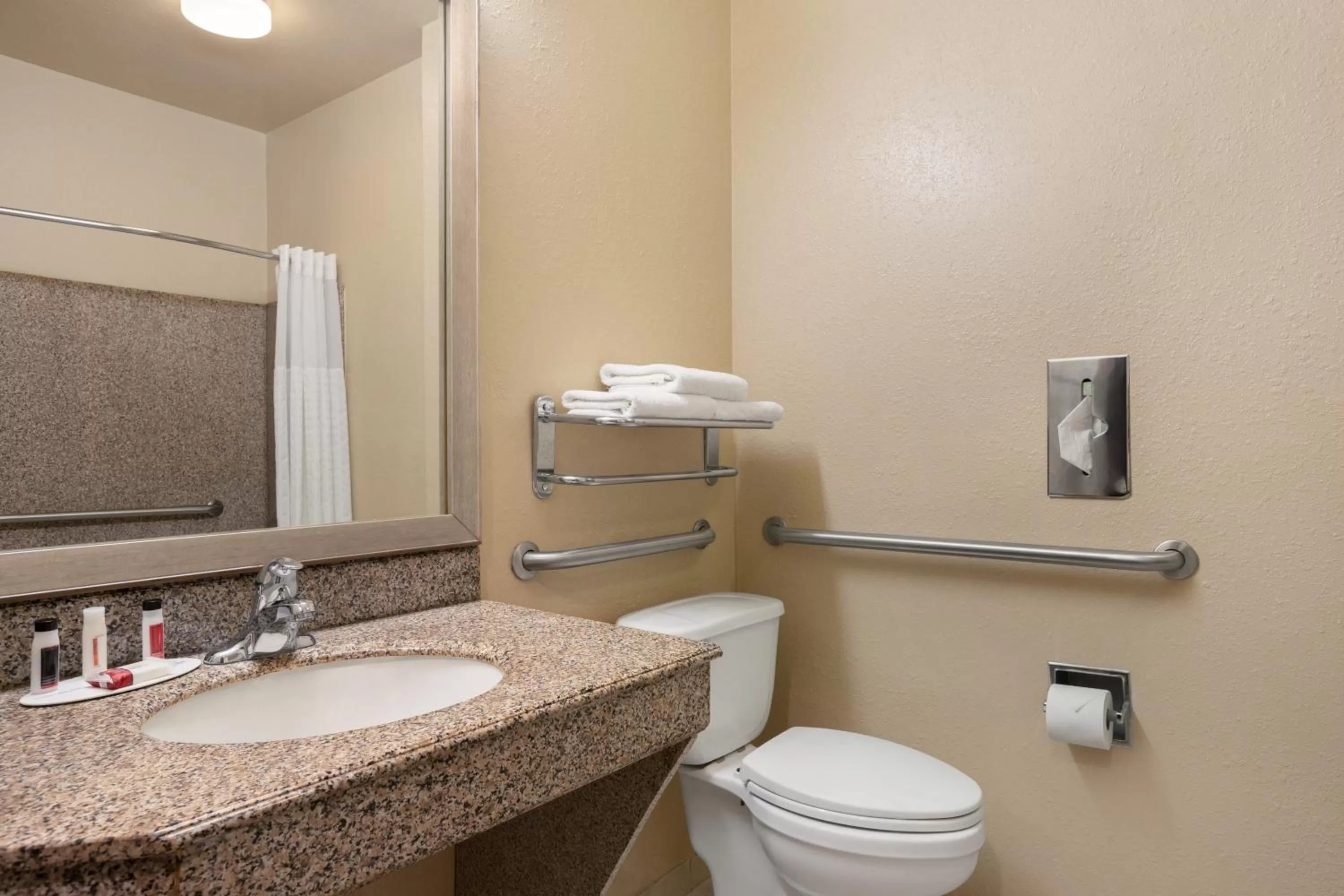 King Room with Bath Tub - Mobility/Hearing Accessible - Non-Smoking in Baymont by Wyndham Clute Lake Jackson