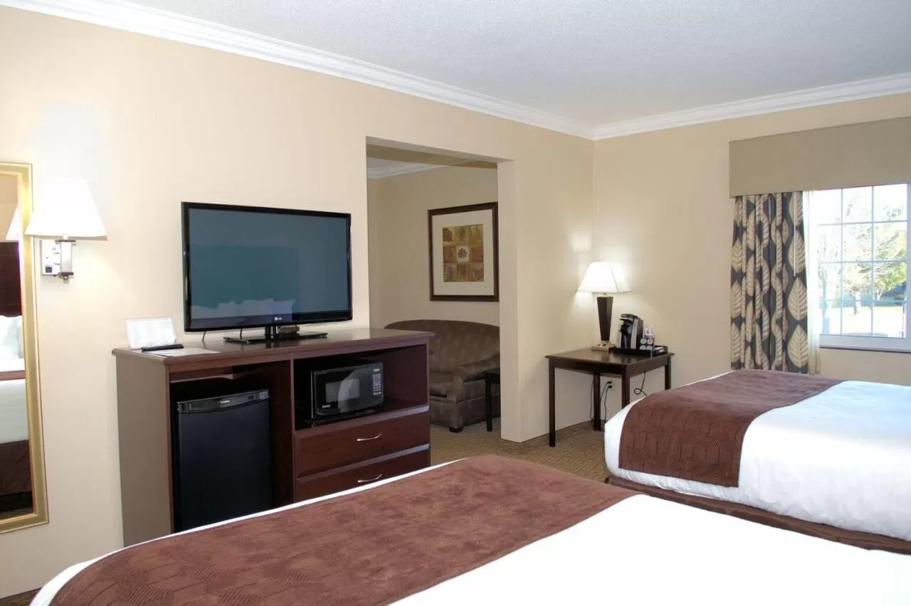 Two-Queen Studio in Rock Island Inn & Suites
