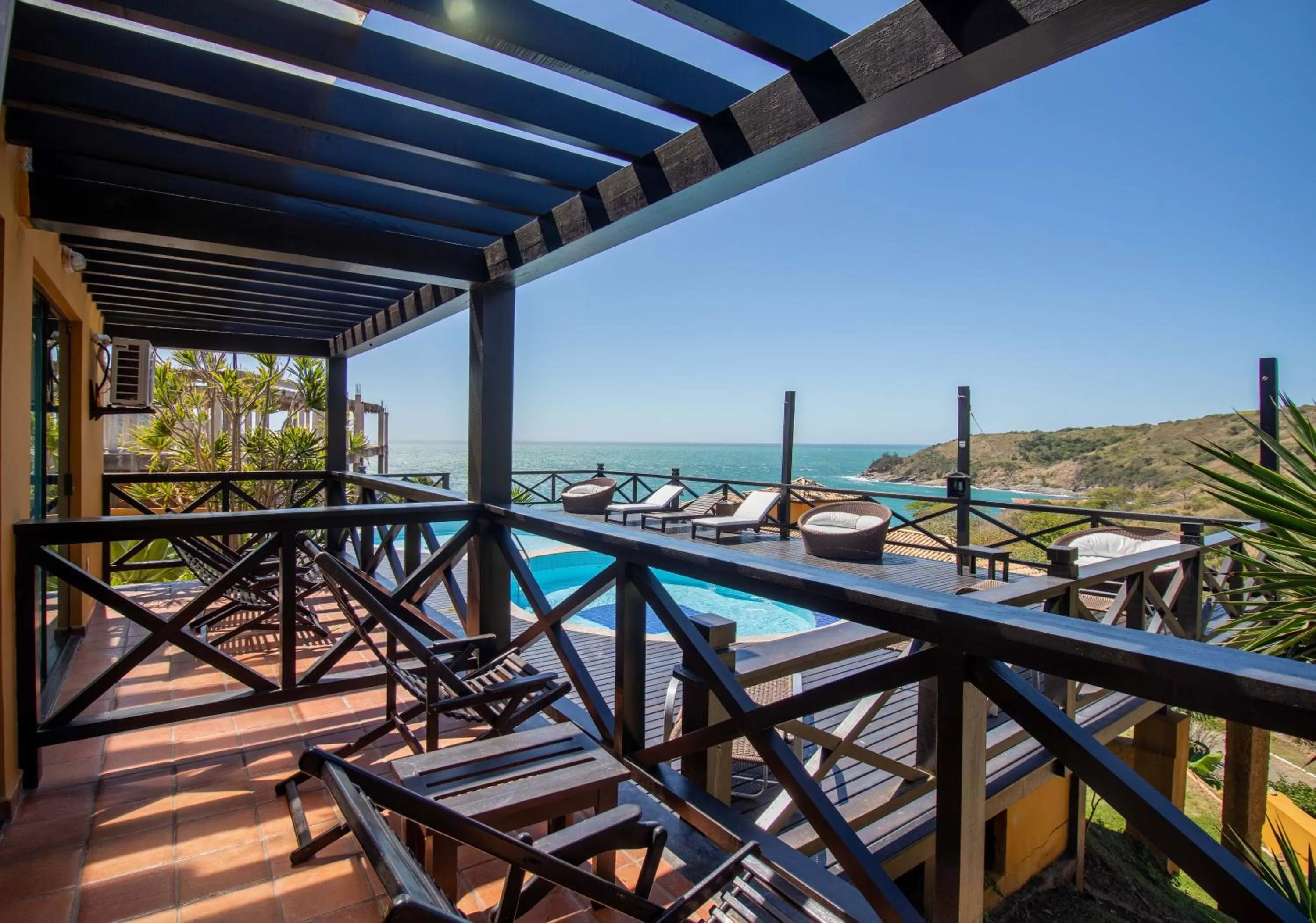 Superior Suite with Side Sea View in Hotel Pousada Brava Club