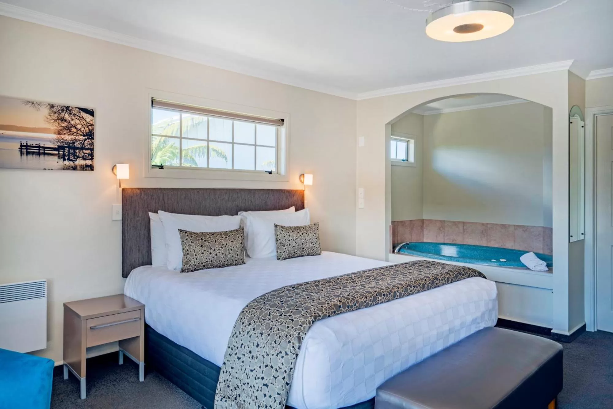 Executive Studio with Spa Pool in Silver Fern Rotorua Suites & Spa